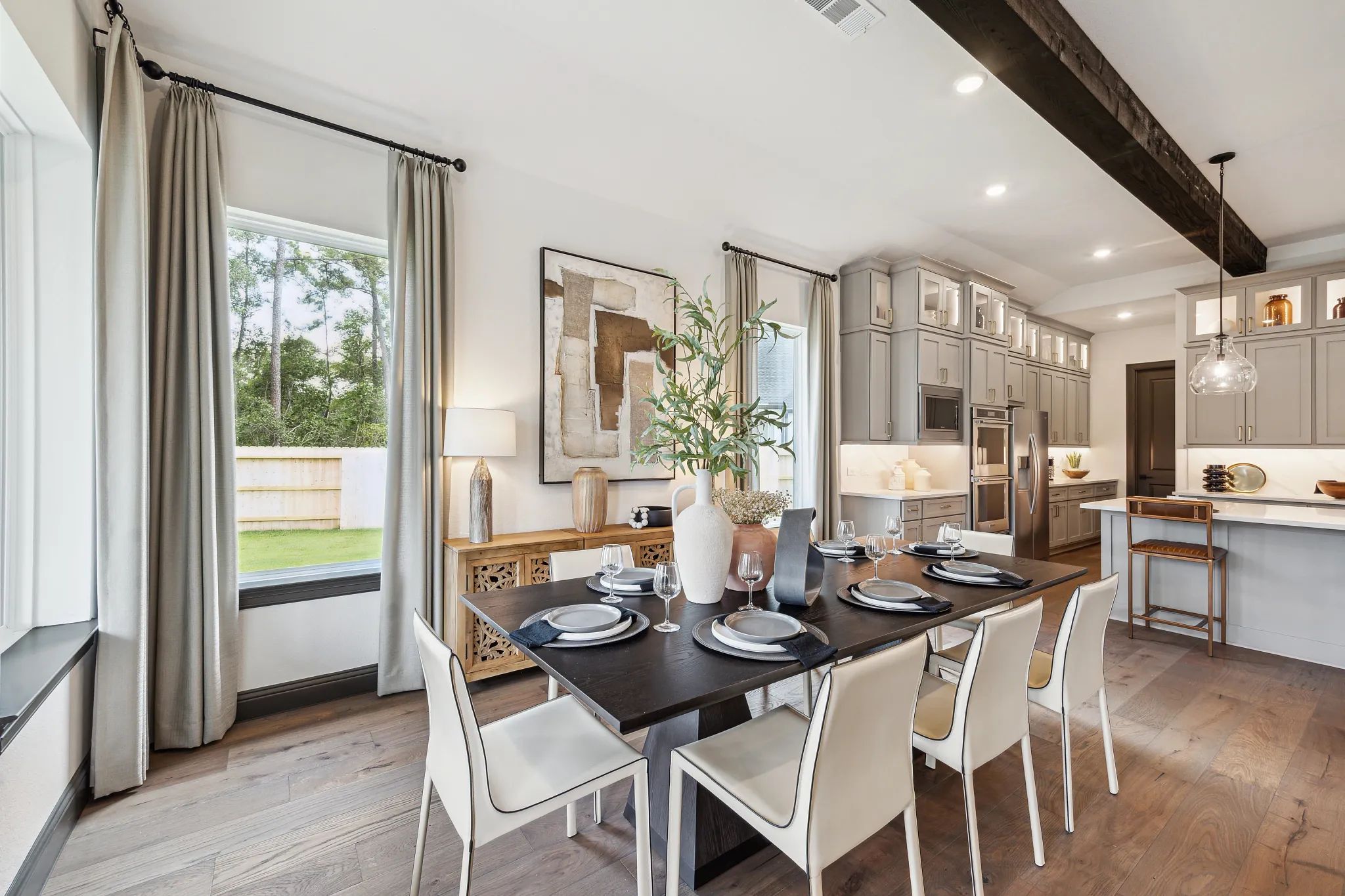 Plan 5042 model dining