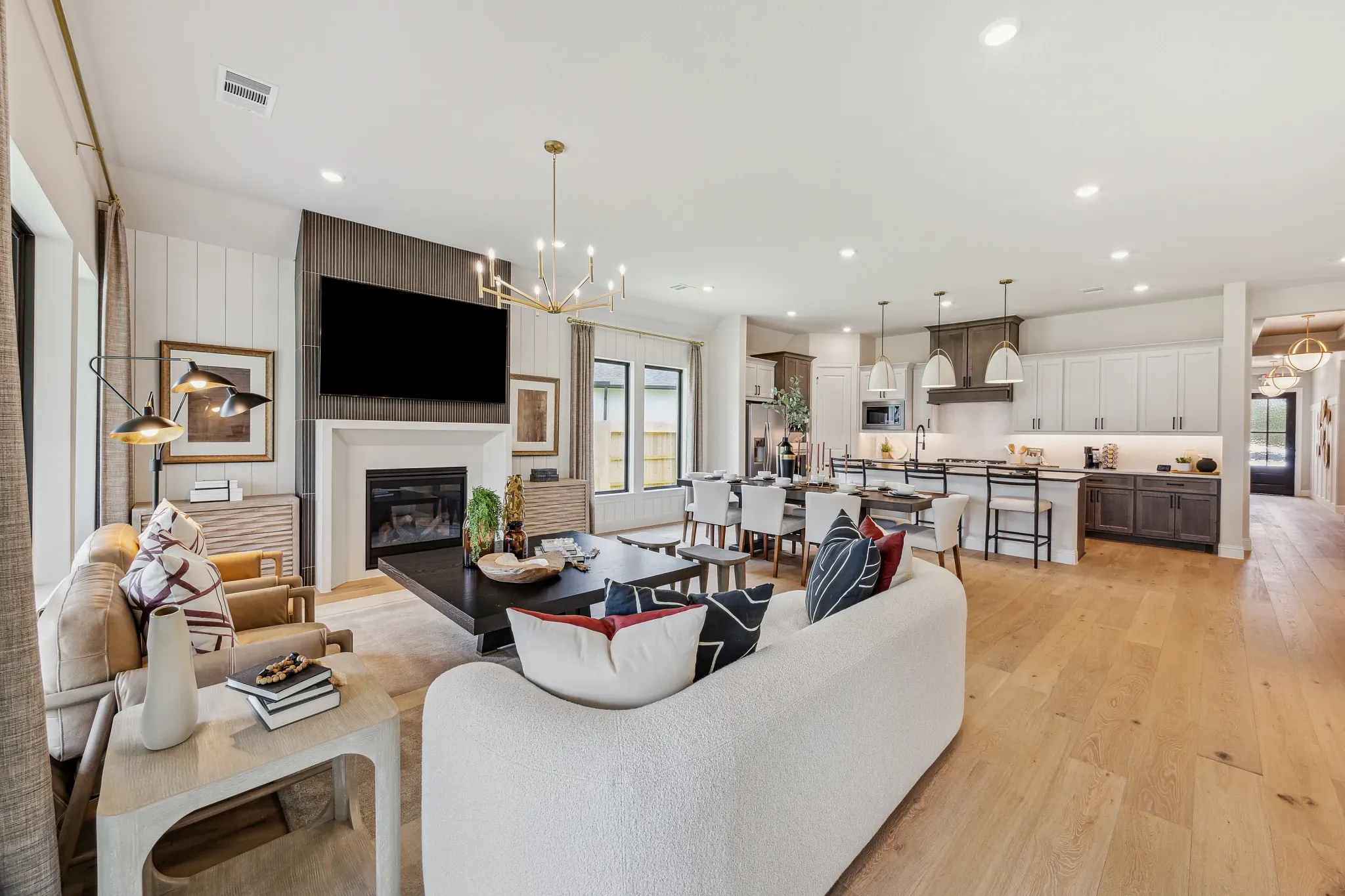 Plan 4043 model great room