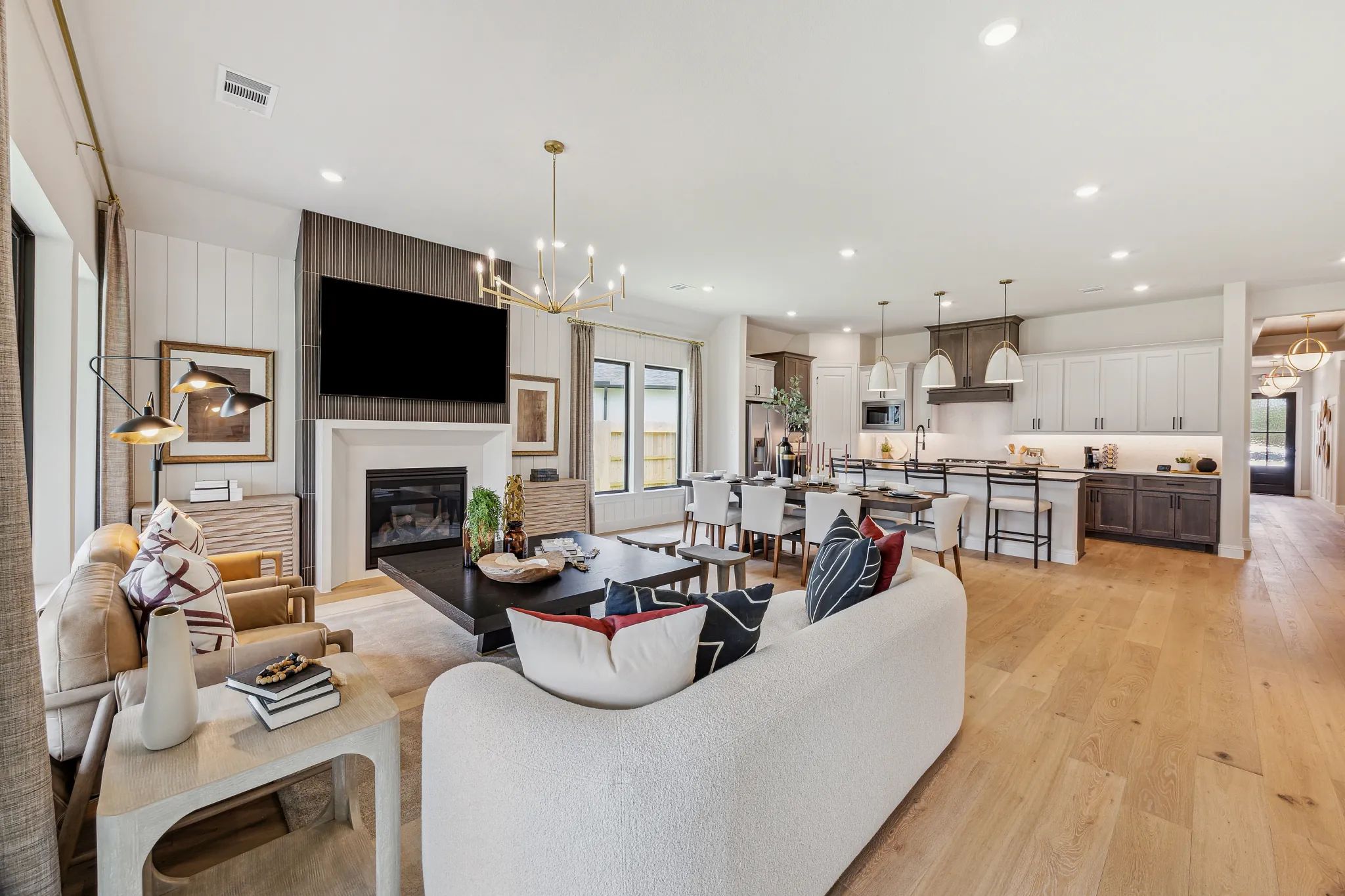 Plan 4043 model great room