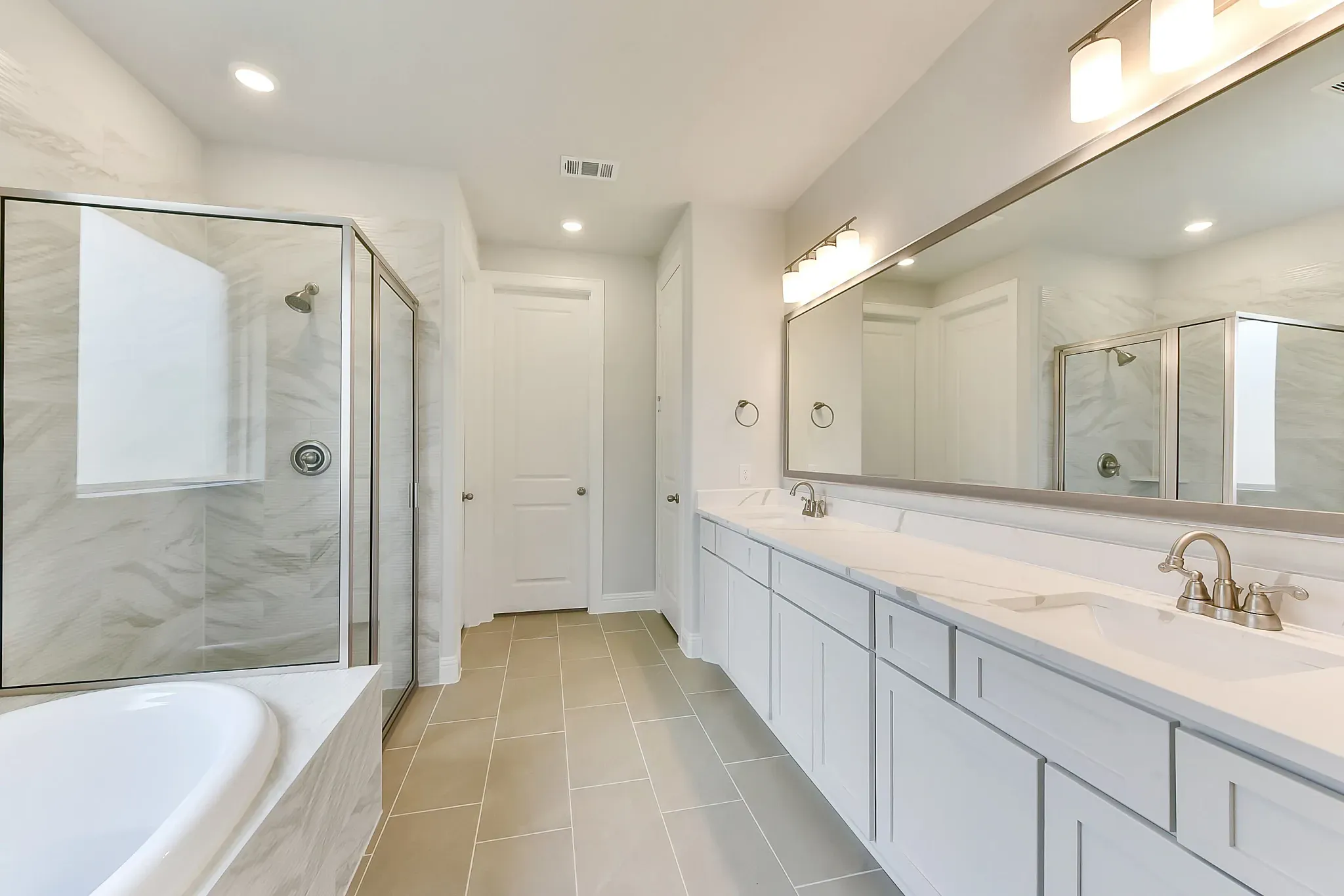 Plan 4029 primary bath