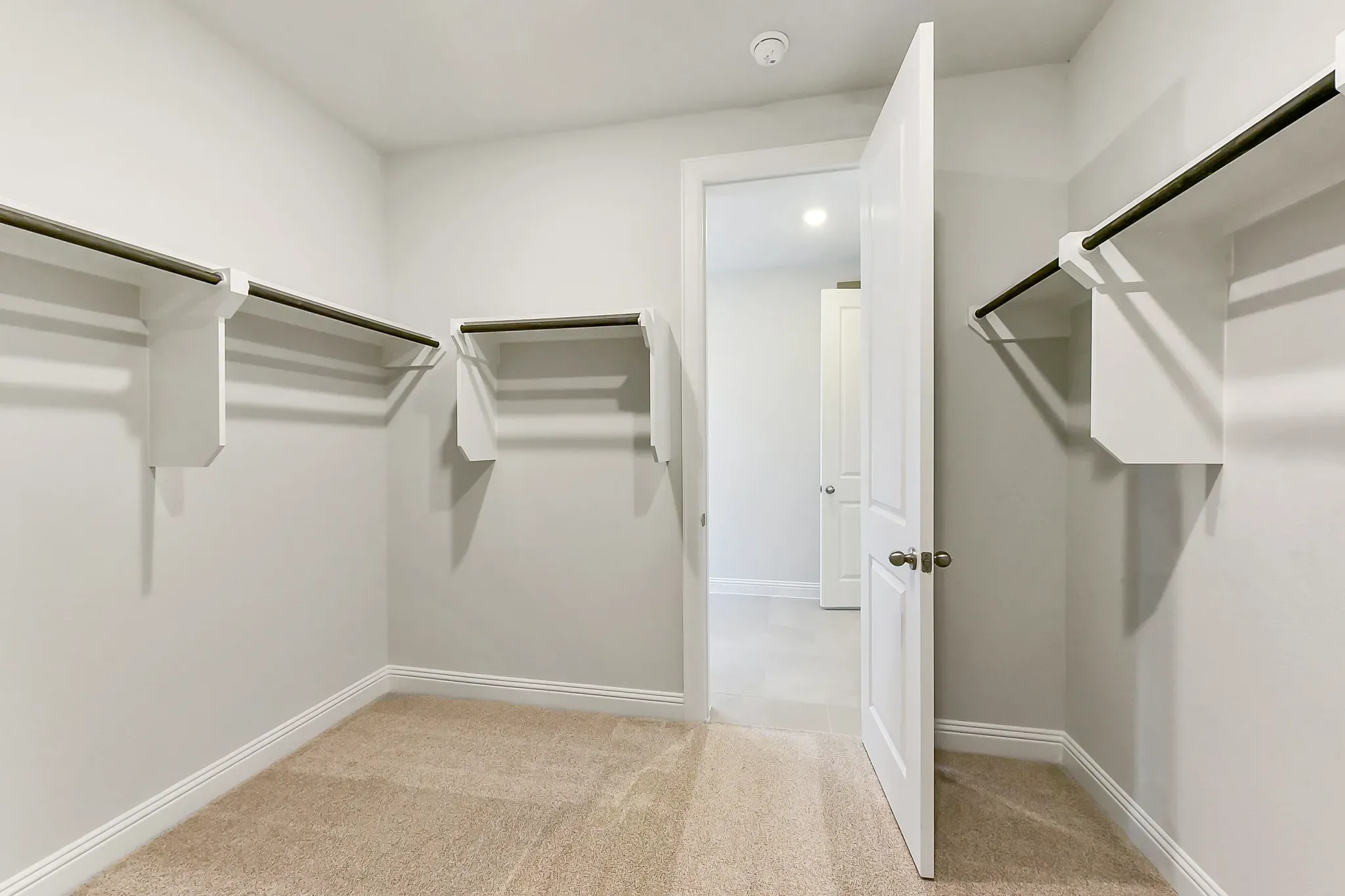 Plan 4029 closet