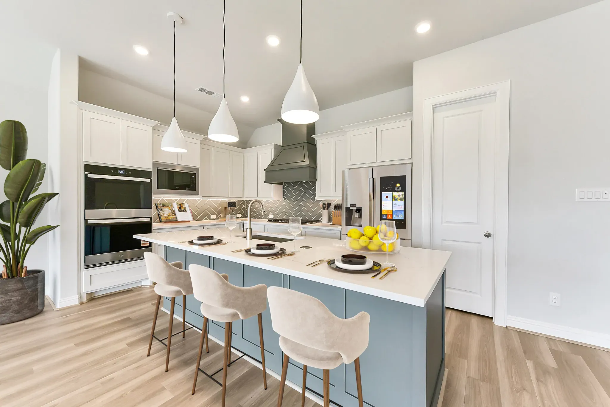 Plan 4039 kitchen - staged