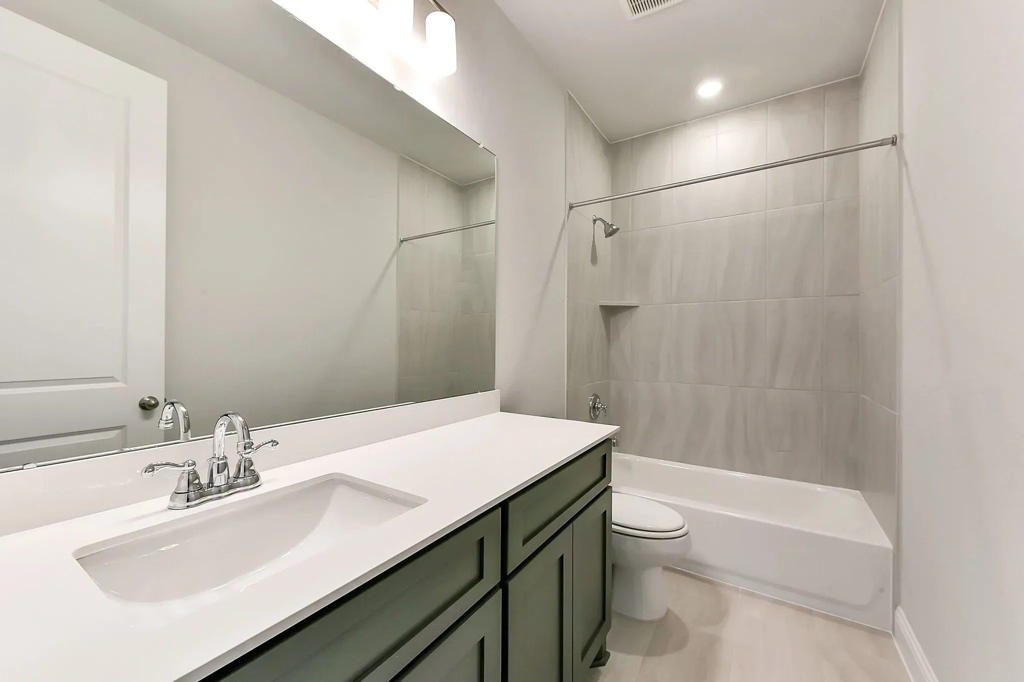 Plan 4039 bath 2