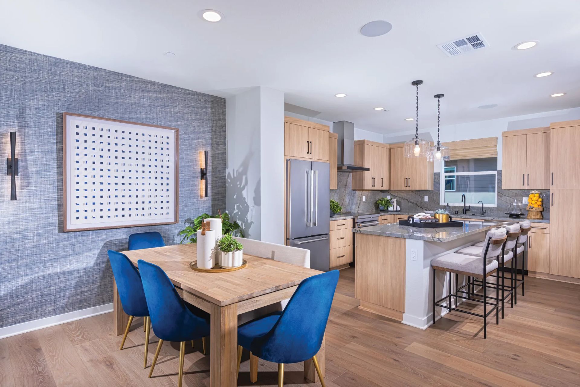 Dining/Kitchen
