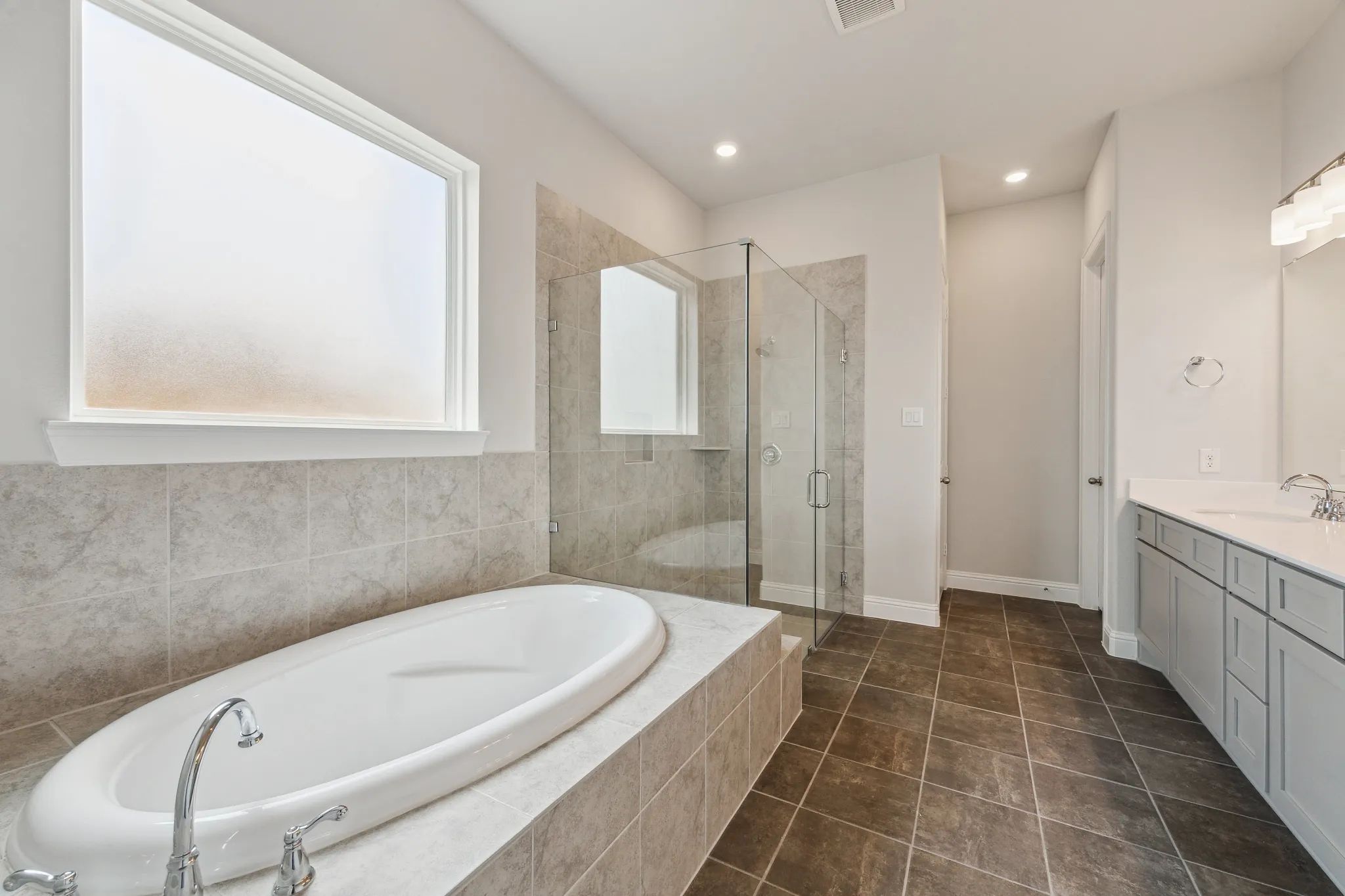 Plan 5072 primary bath