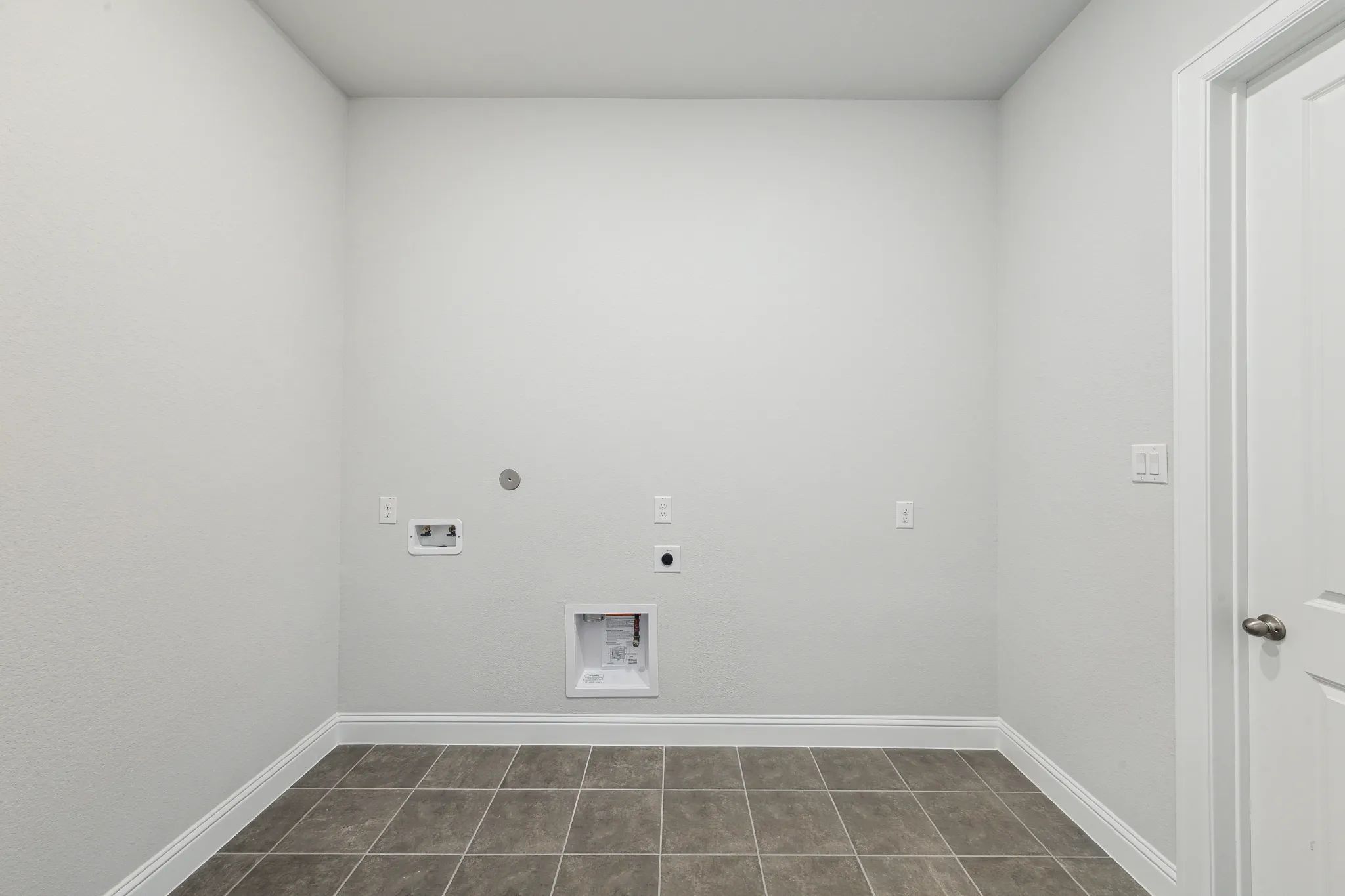 Plan 5072 laundry room