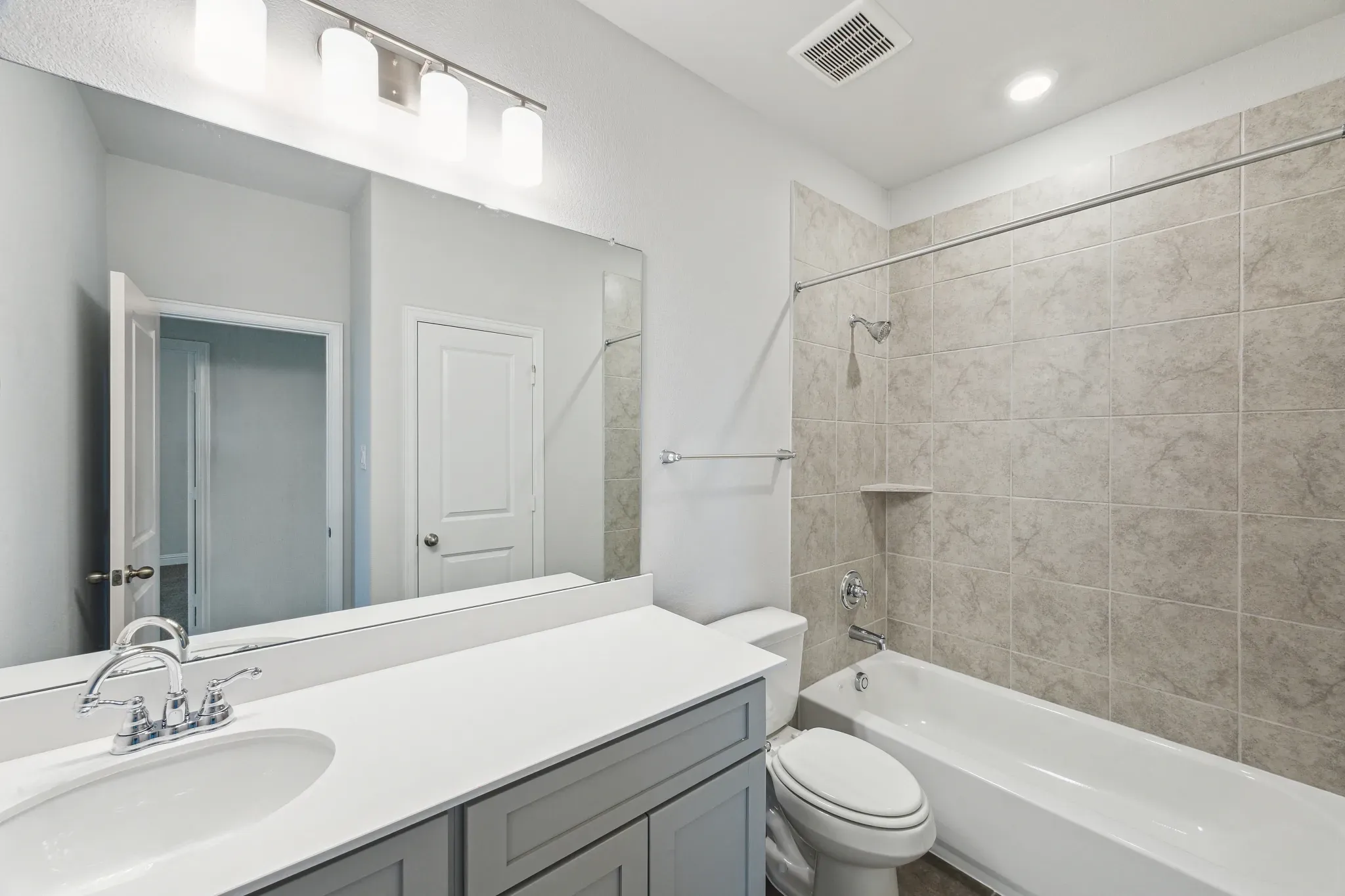 Plan 5072 bath 3
