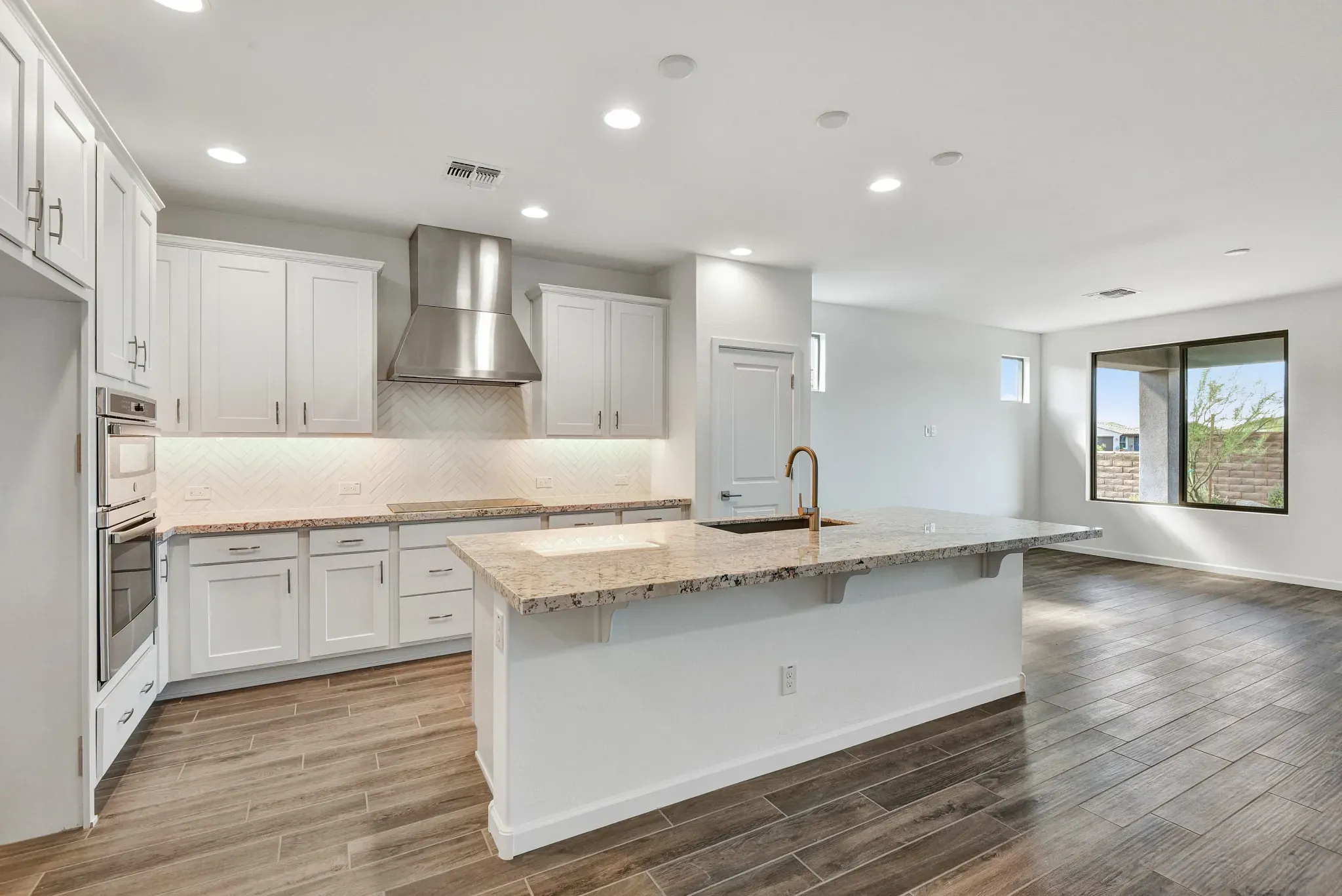 Wickenburg Flourish 1581 Kitchen