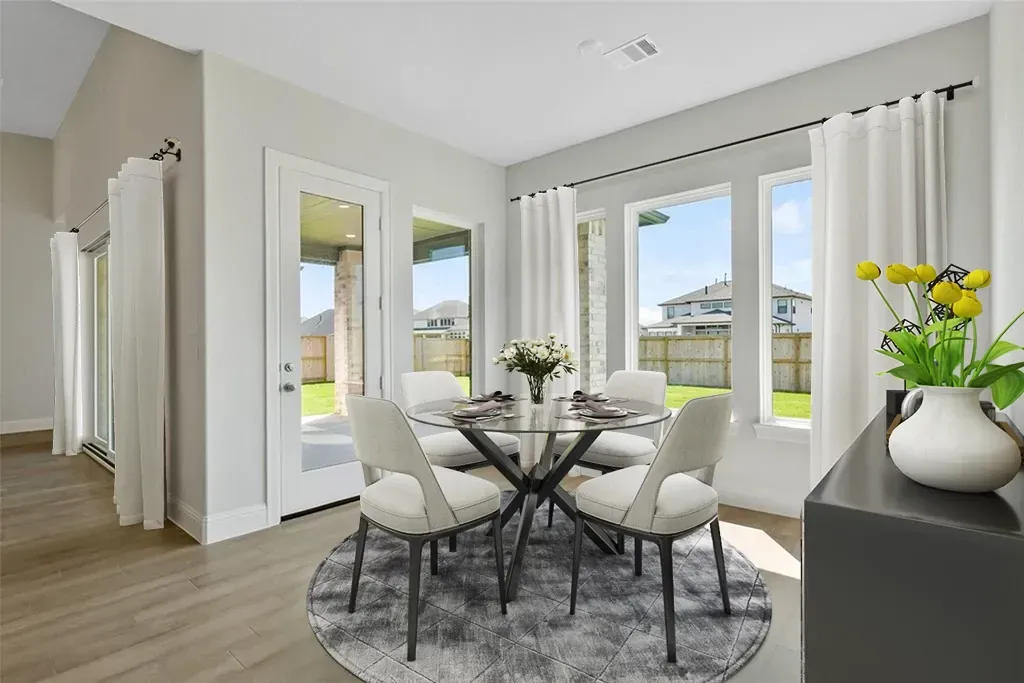 Plan 6030 dining - staged