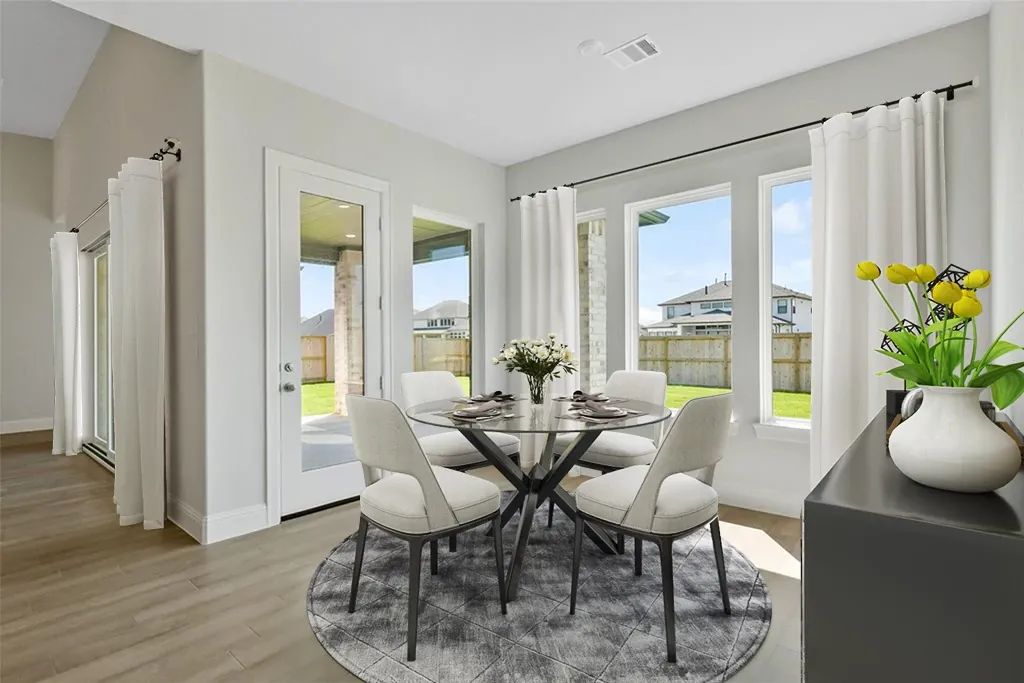 Plan 6030 dining - staged