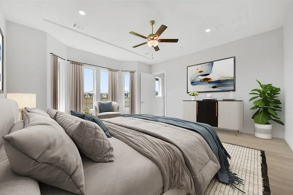 Plan 6030 primary bed - staged