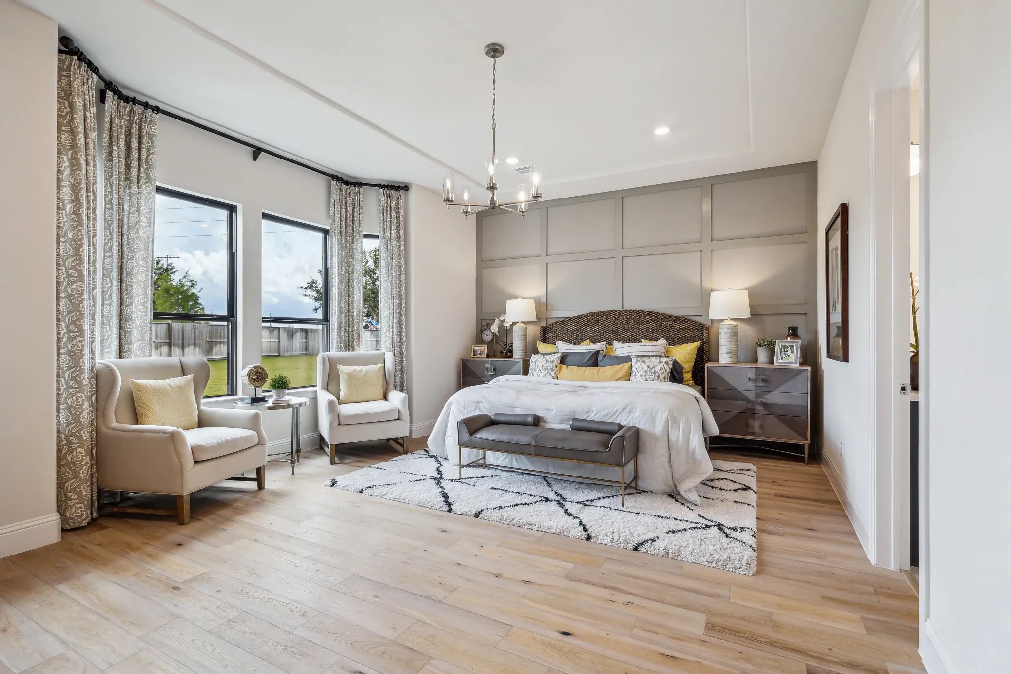 Plan 6020 primary bed - staged