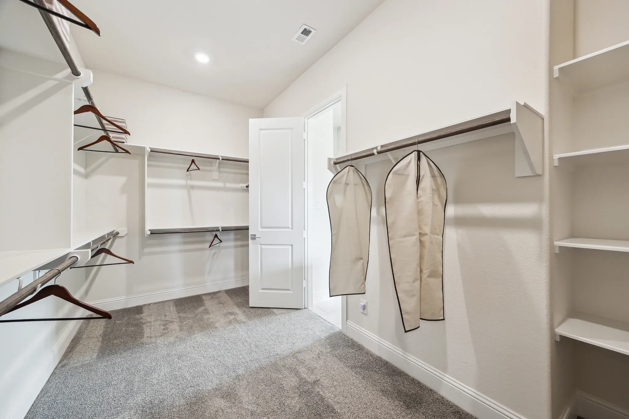 Plan 6020 closet - staged