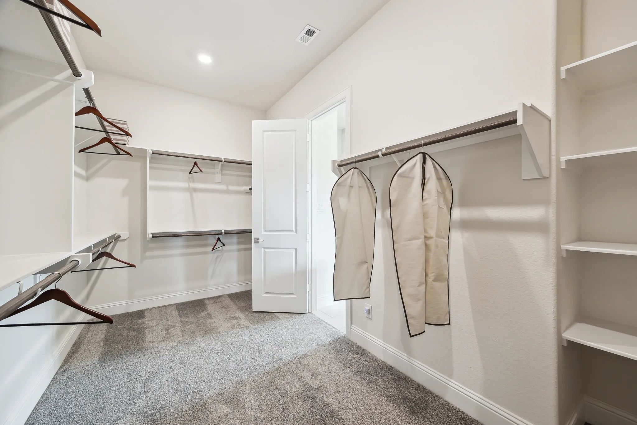 Plan 6020 closet - staged