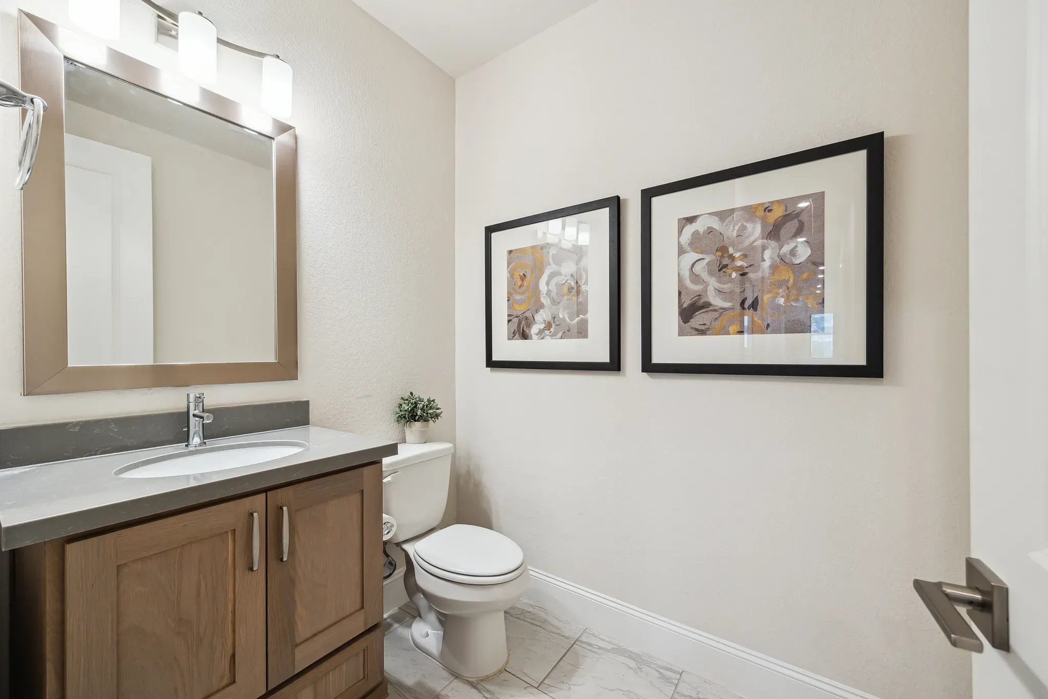 Plan 6020 powder room - staged