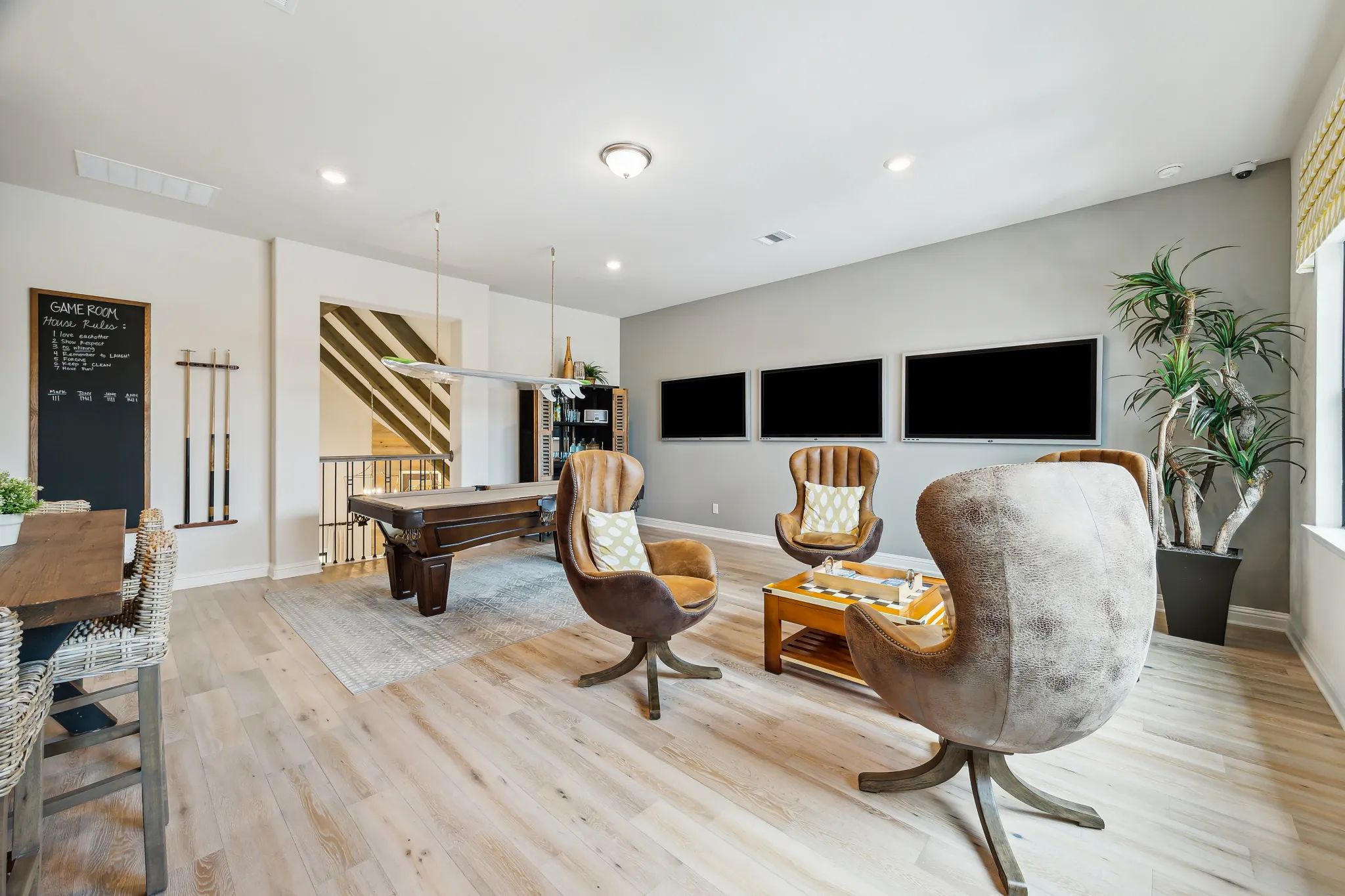 Plan 6020 loft - staged