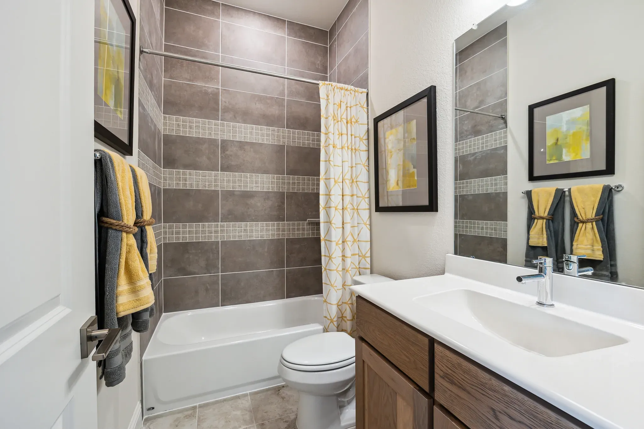 Plan 6020 bath 4 - staged