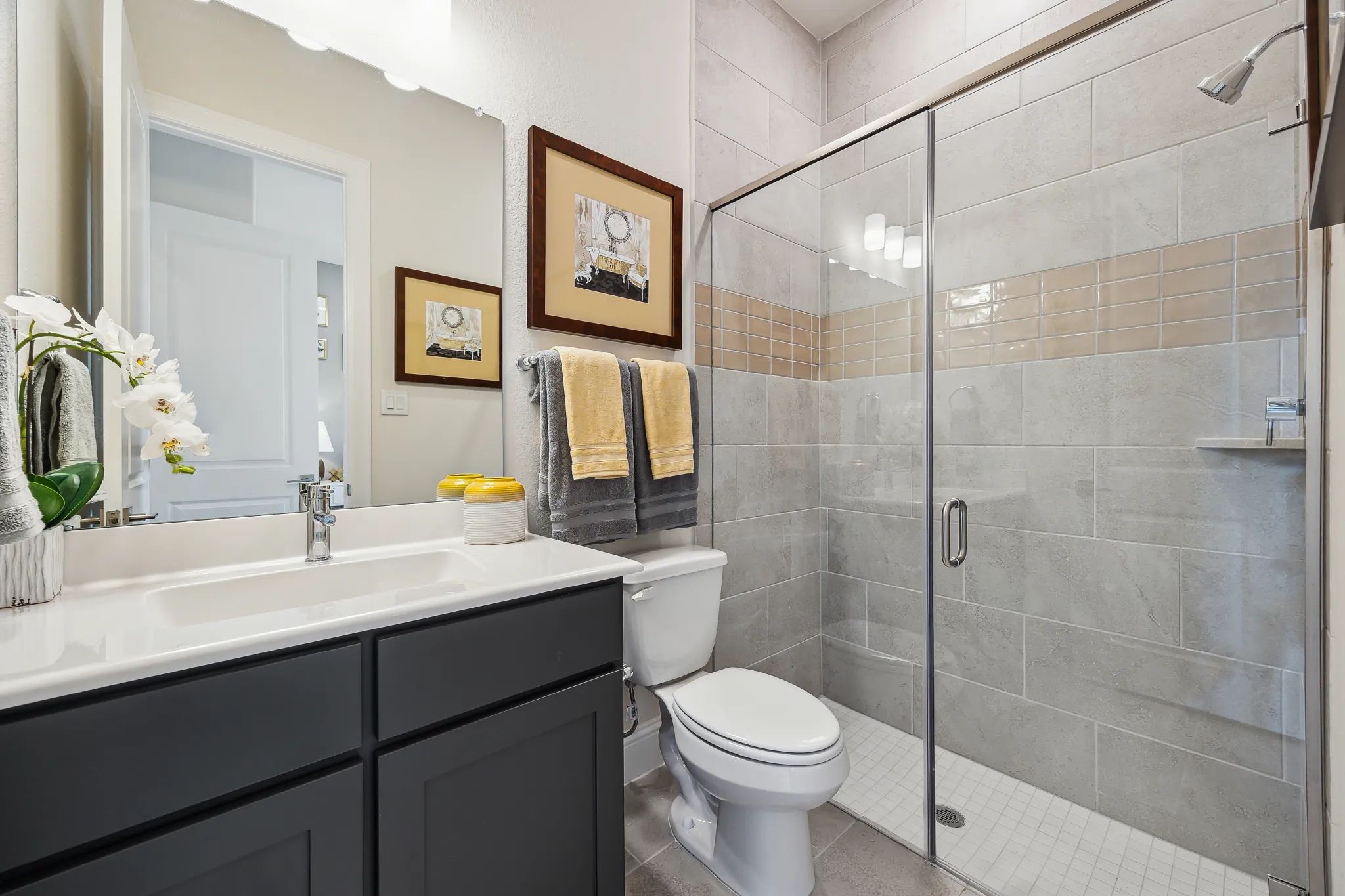 Plan 6020 bath 3 - staged