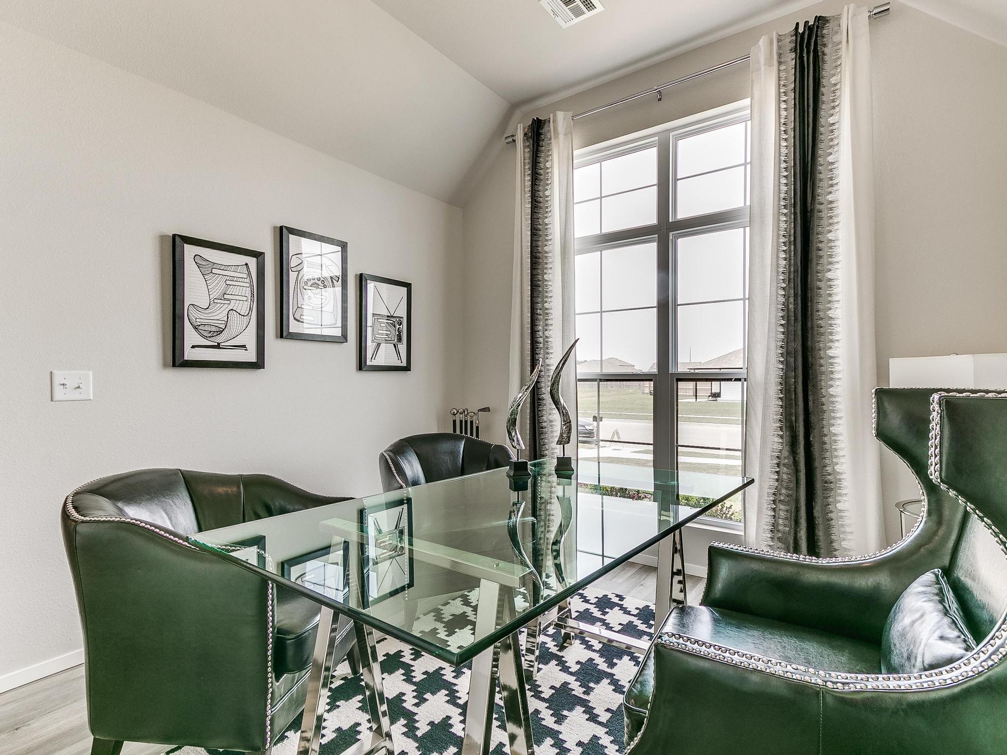 Adeline Flex Room