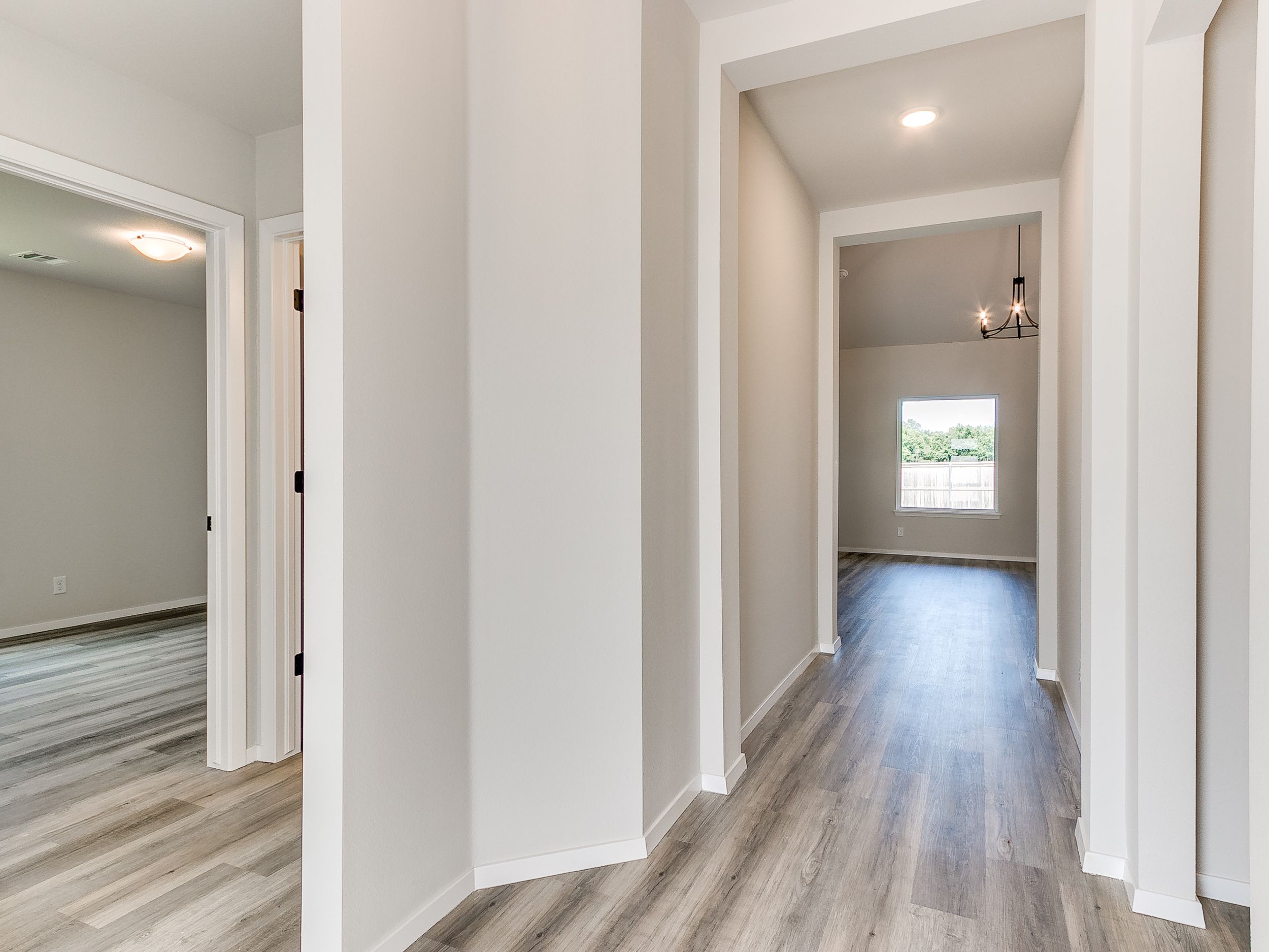 Entry Way Adeline