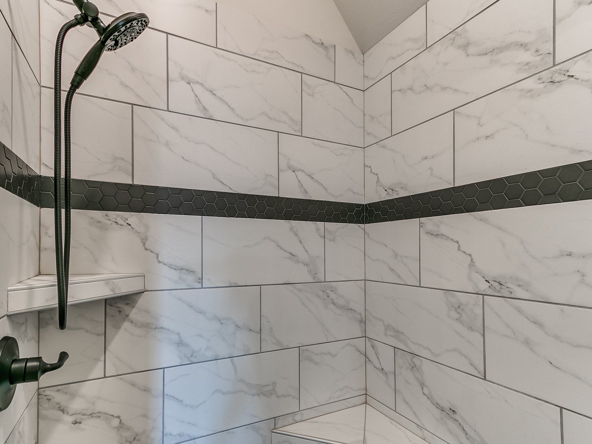 Bailey master shower