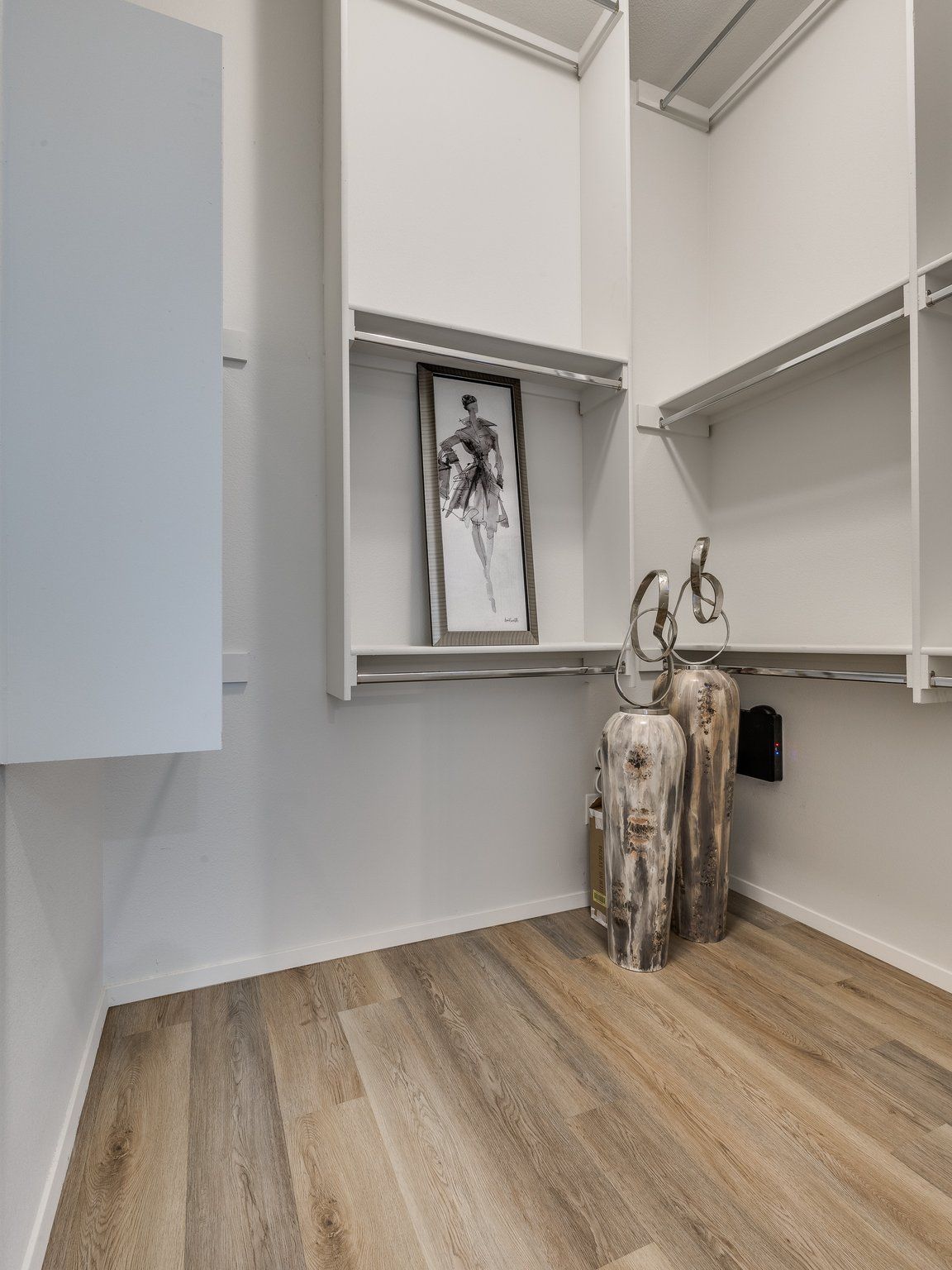 Leighton Master Closet