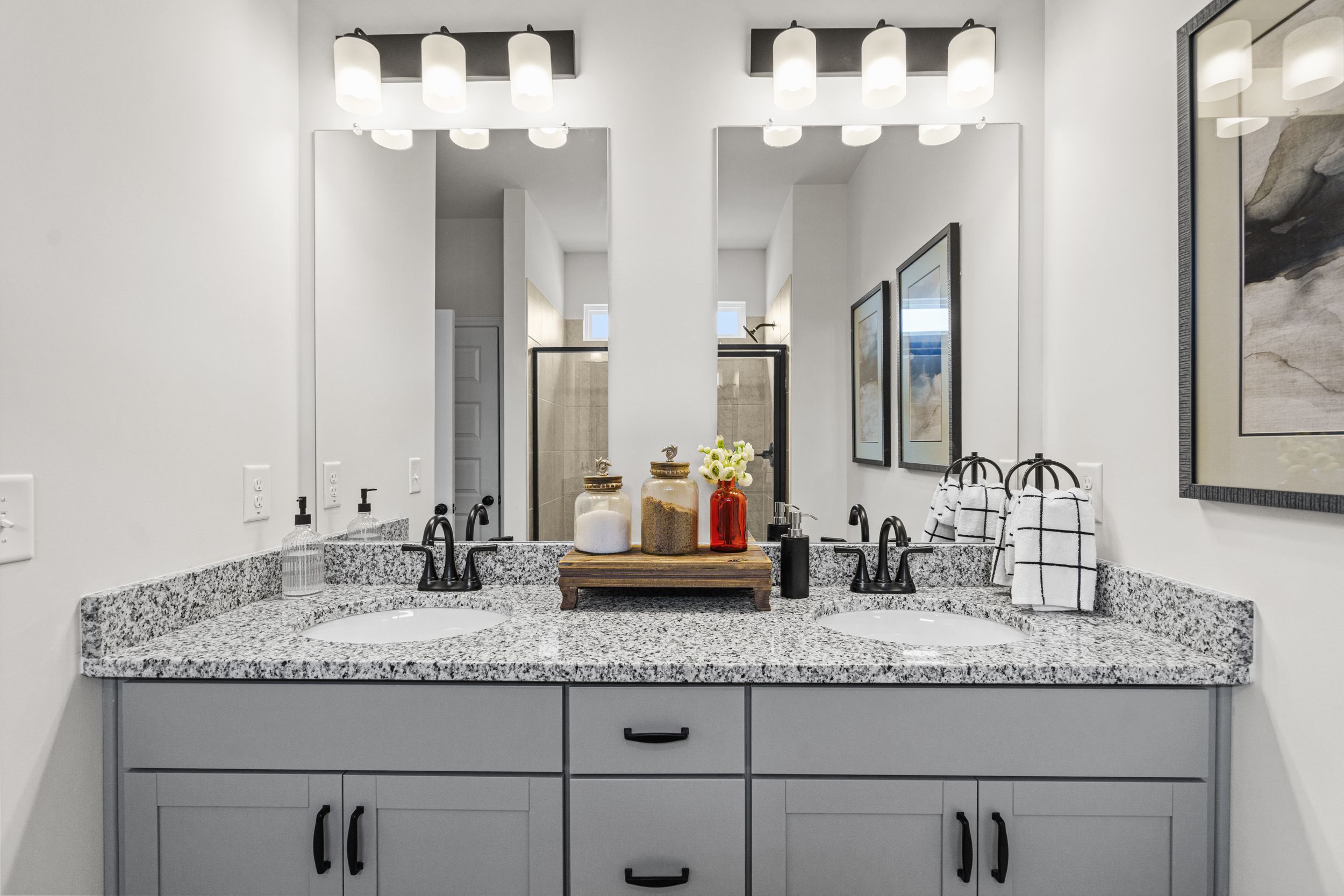 The Maddux II - Owner's Bath