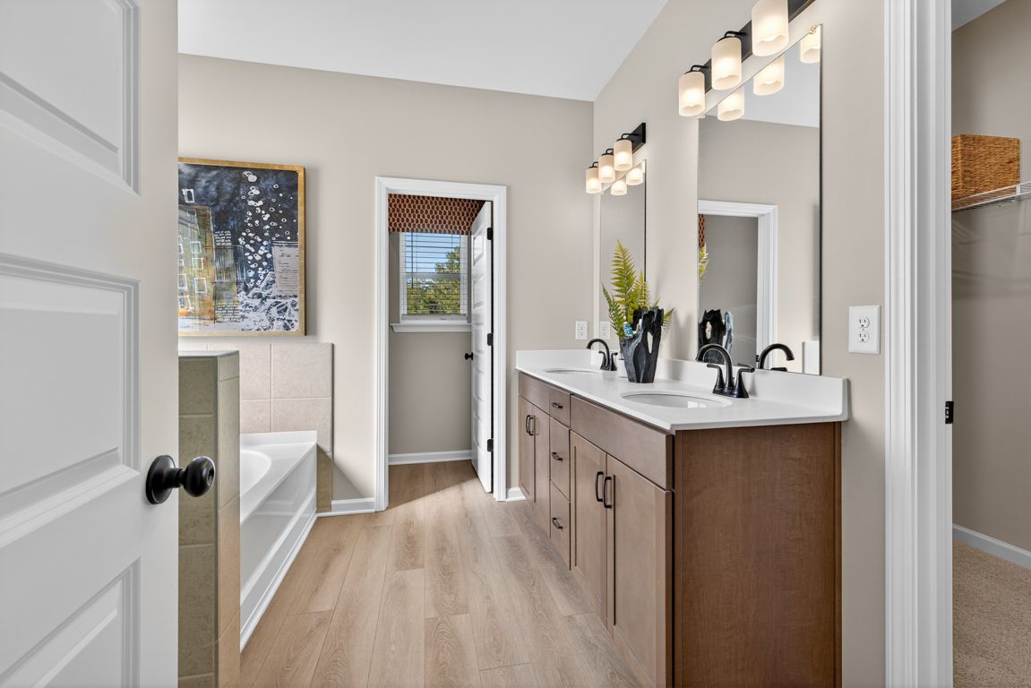 The Buford II - Owner's Bath