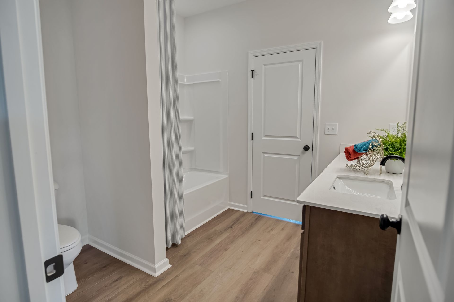 The Avondale - Bathroom