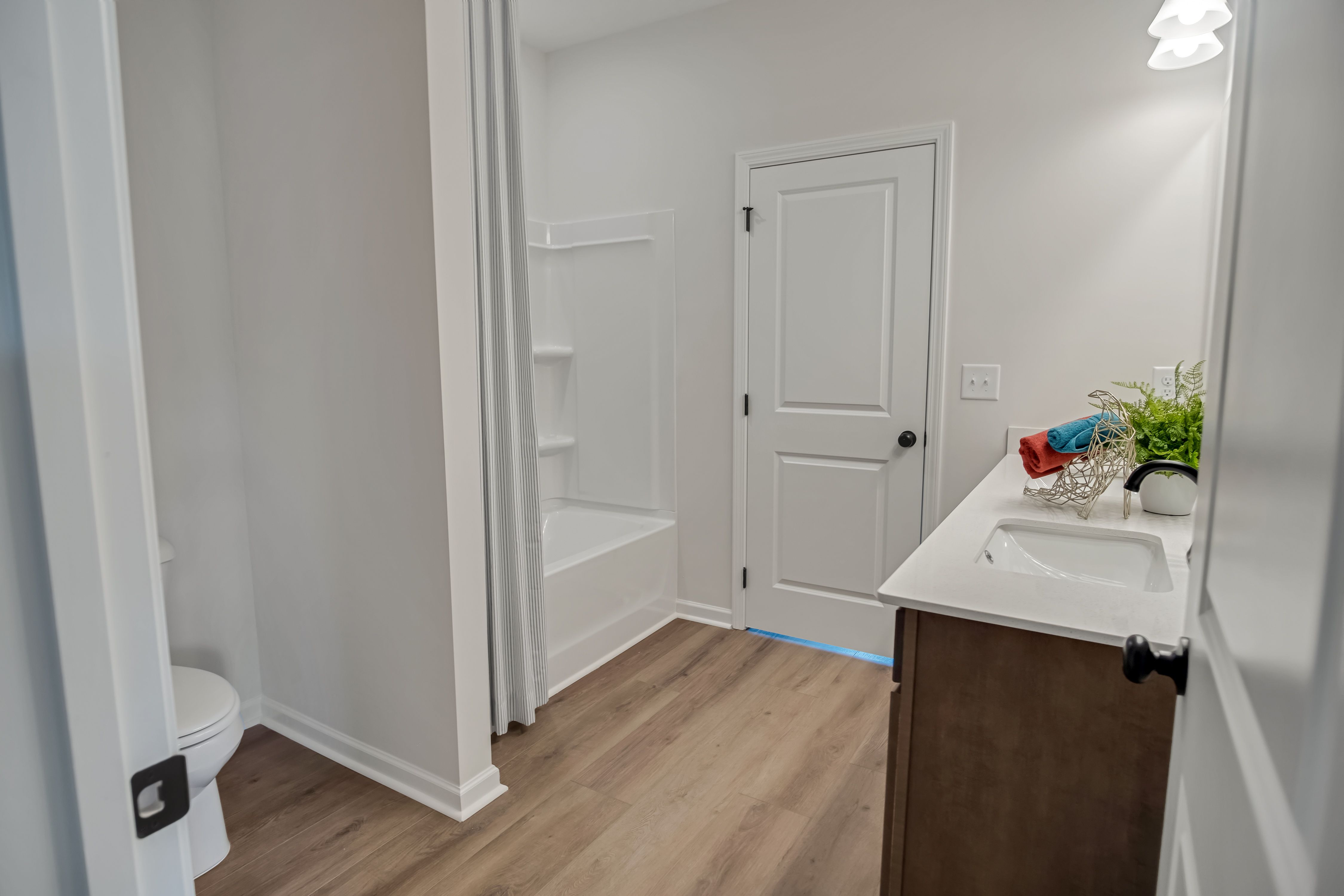 The Avondale - Bathroom