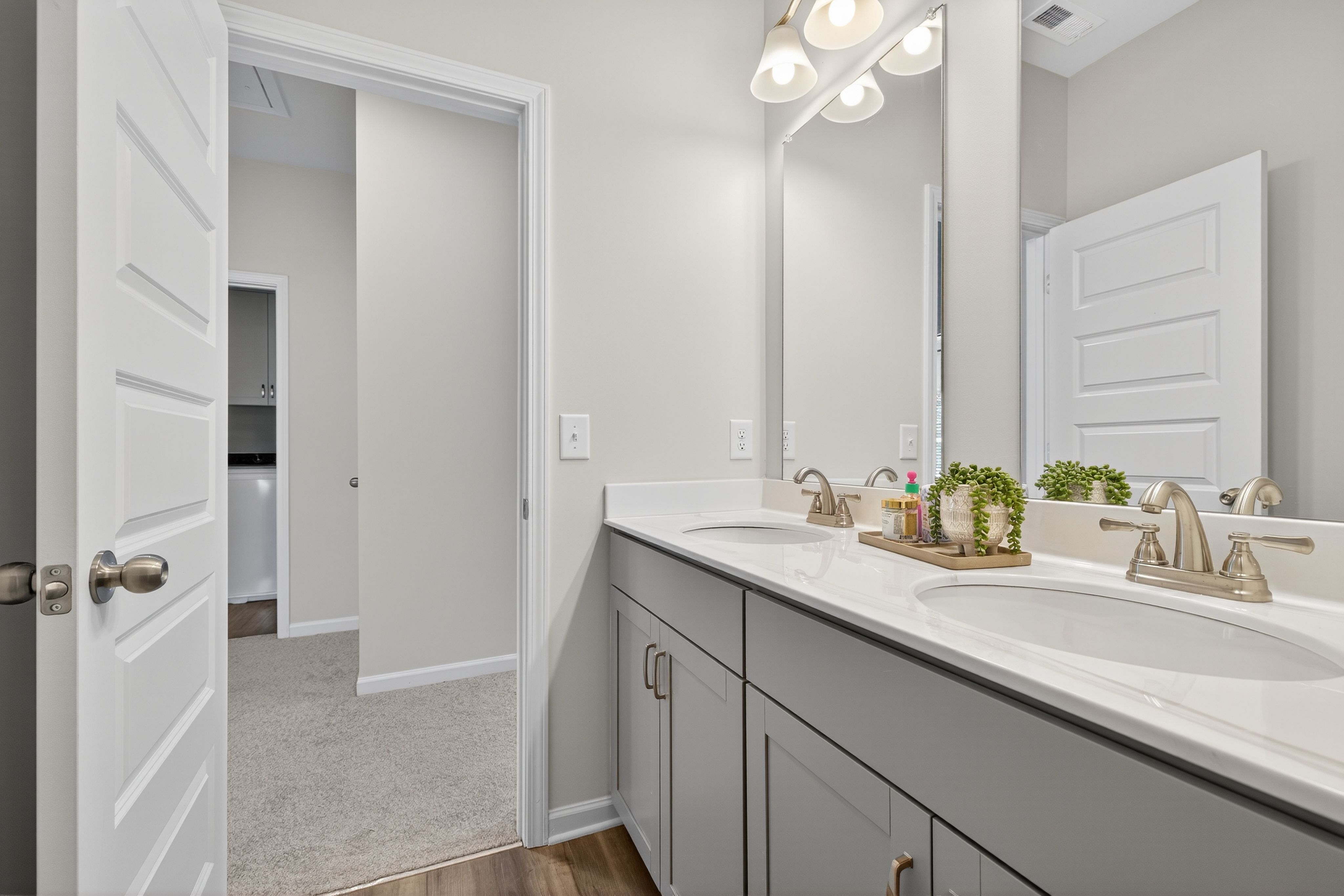 The Coleman - Secondary Bath