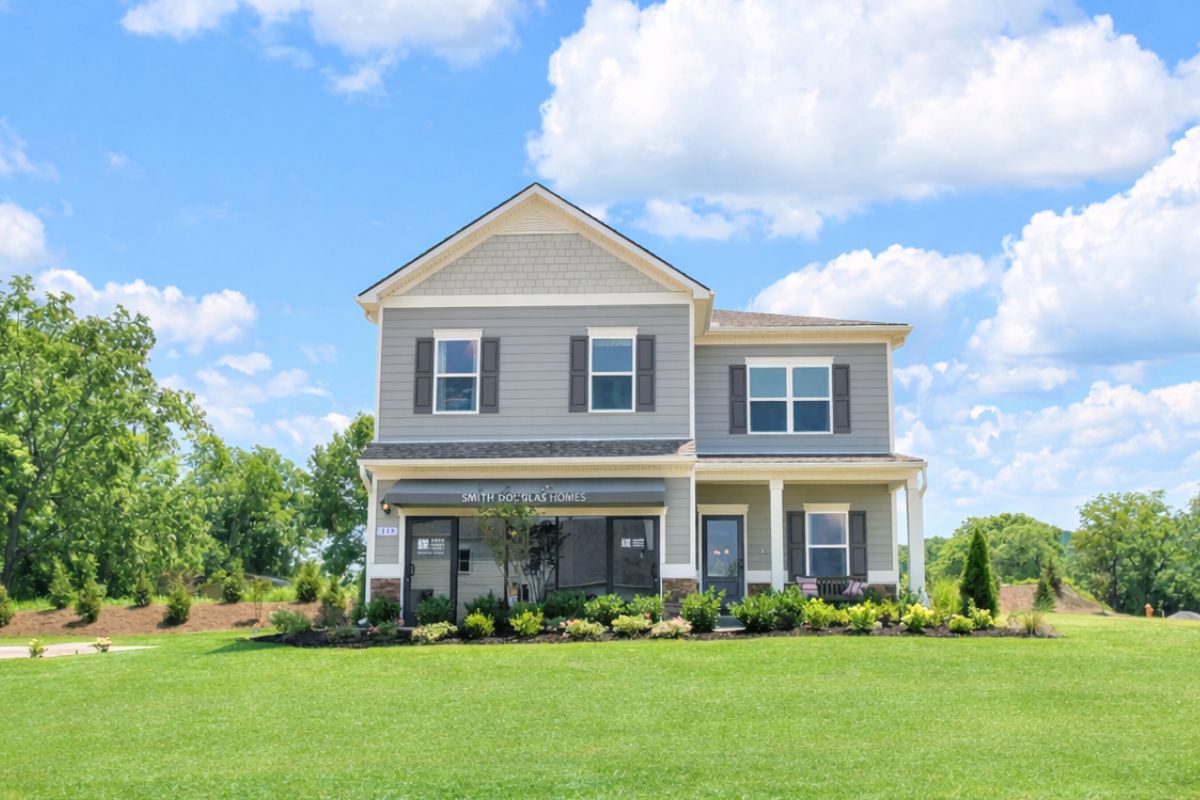 The Harrington - Hampshire Hills: Columbia, Tennessee - Smith Douglas Homes