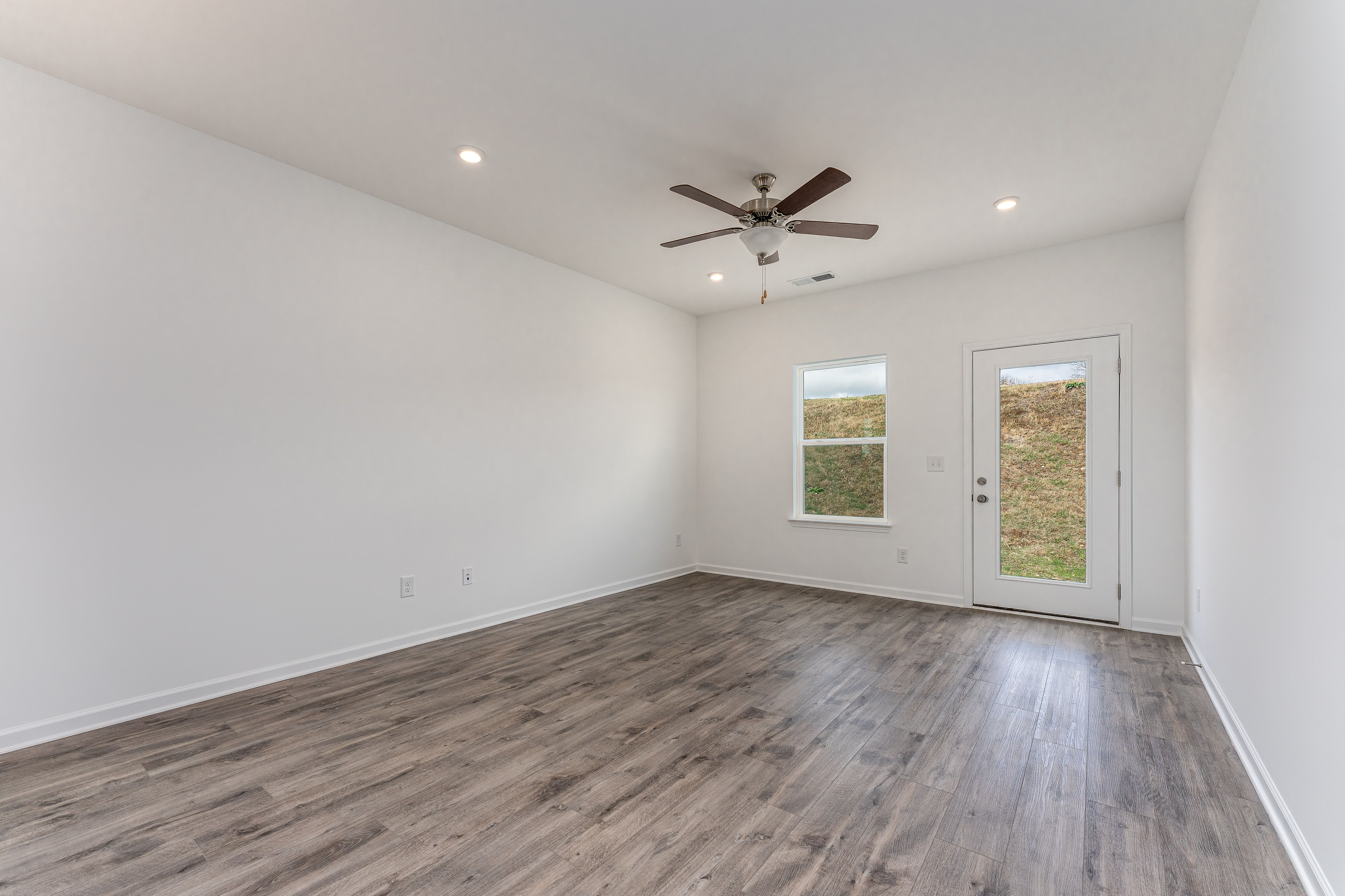 The Jasper - Family Room