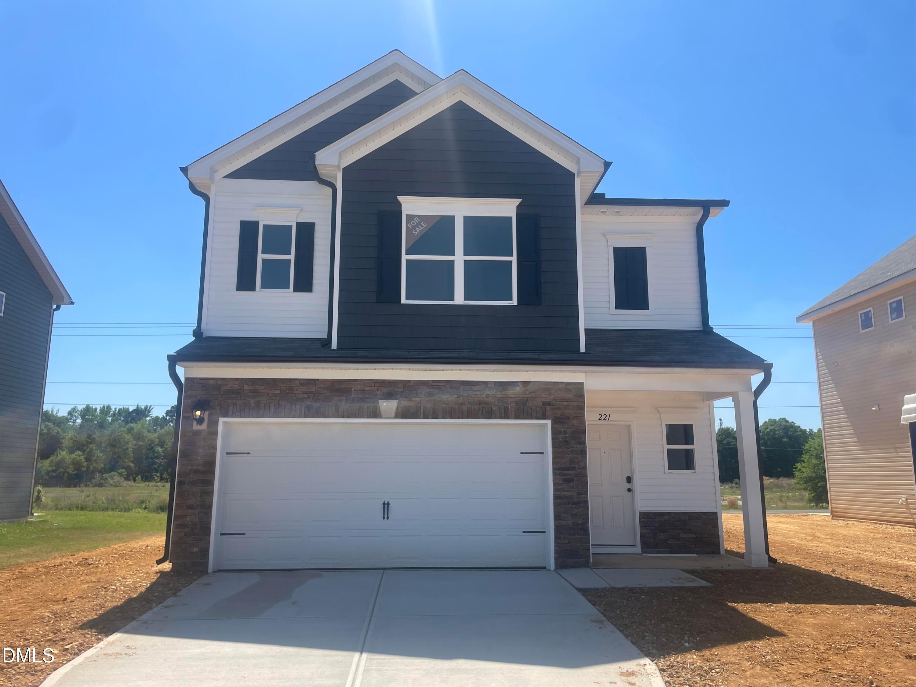 221 Courtside Drive (The Braselton II)