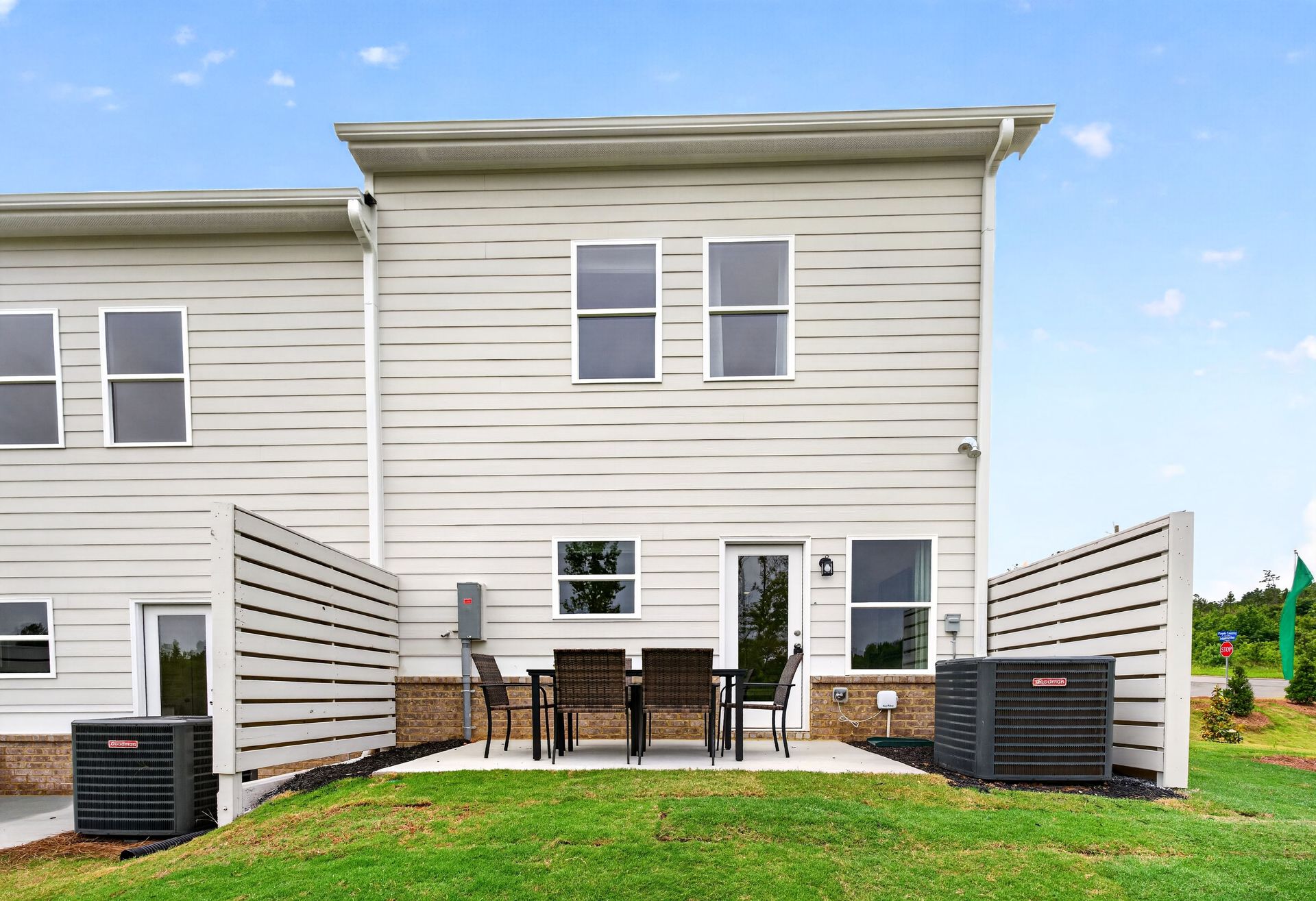 The Pierce - Exterior Patio