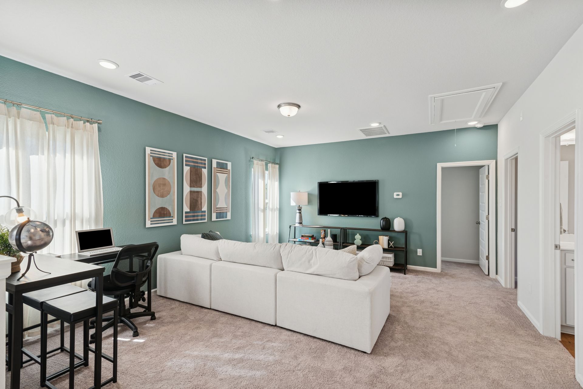 The Robin II- Loft/Game Room