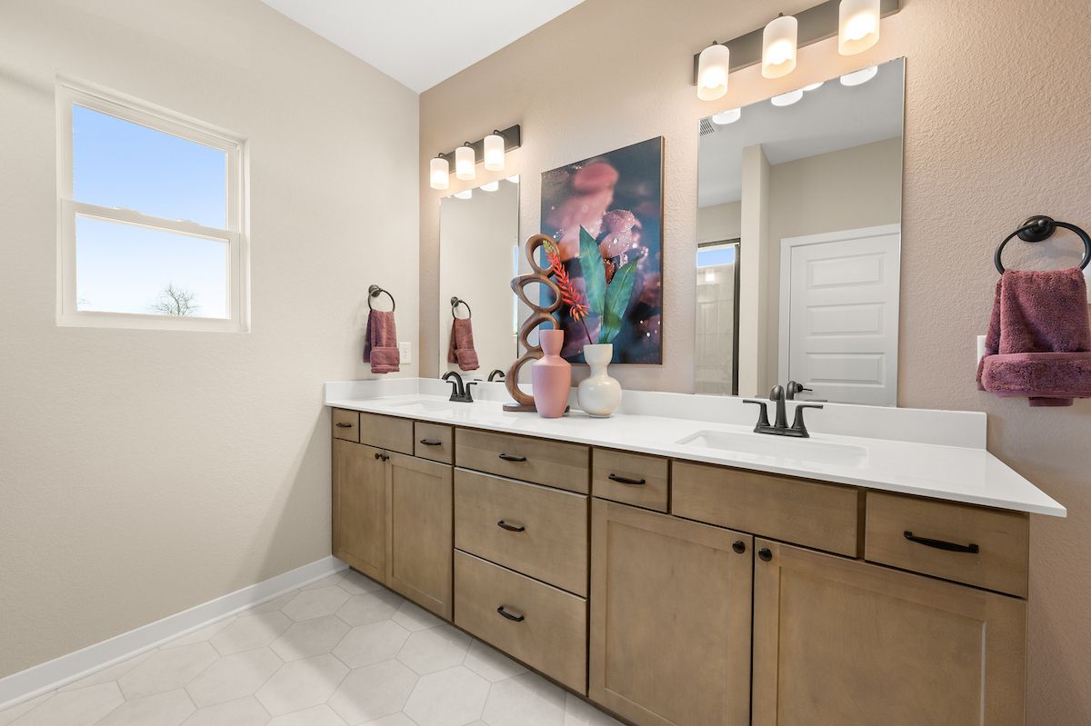 The Oakshire II - Primary Bathroom