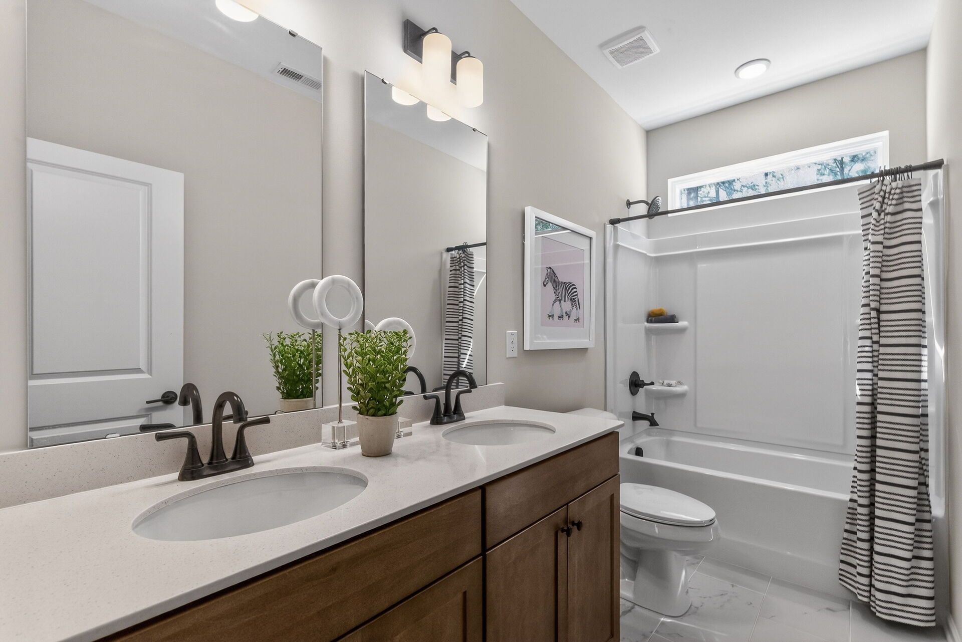 The Harrington - Secondary Bathroom