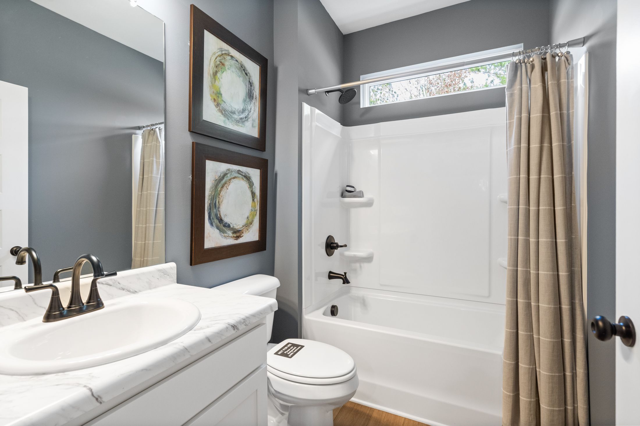 The Lancaster - Secondary Bathroom