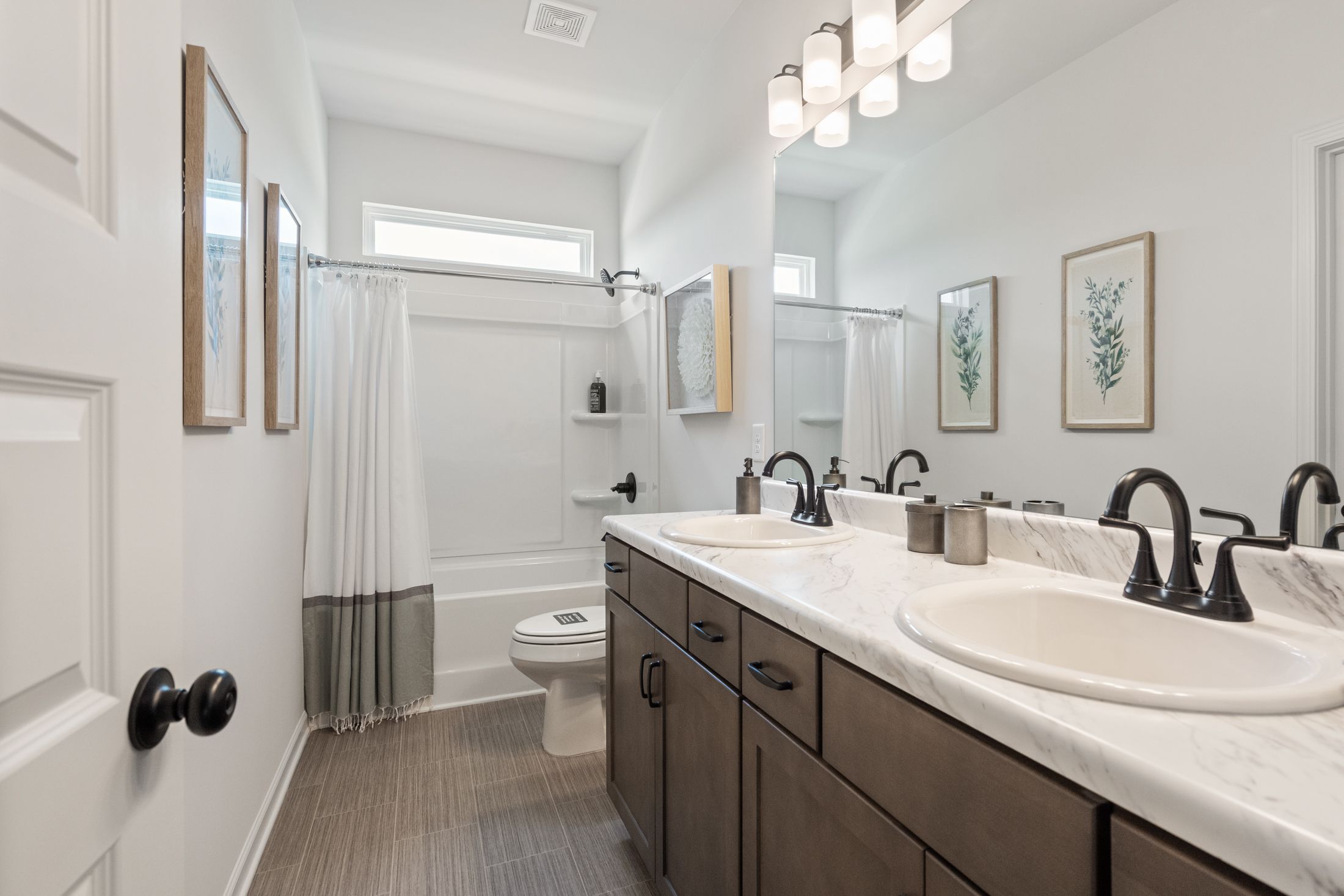 The McGinnis - Secondary Bathroom