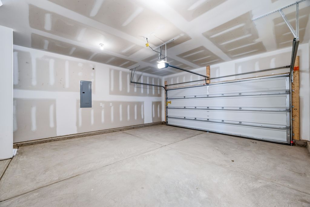2-Car Garage