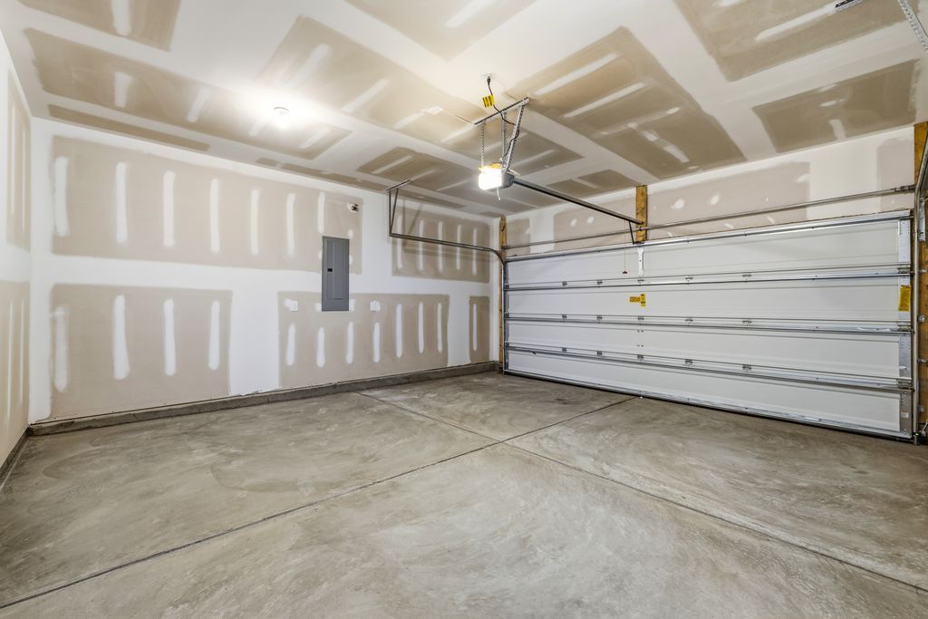 2-Car Garage