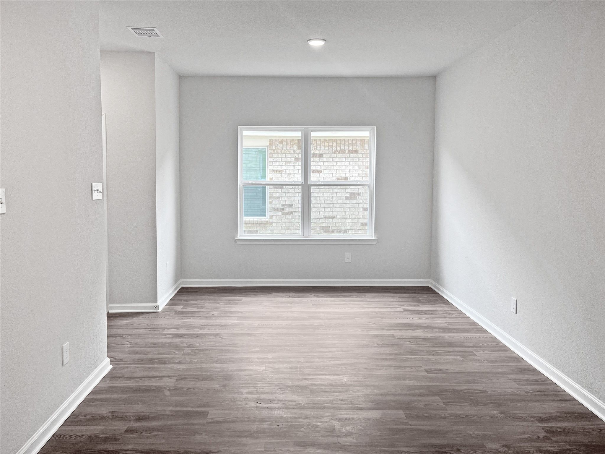 The Sparrow II- Dining Area. Sample image for illustration; upgrades, options, and colors may vary.