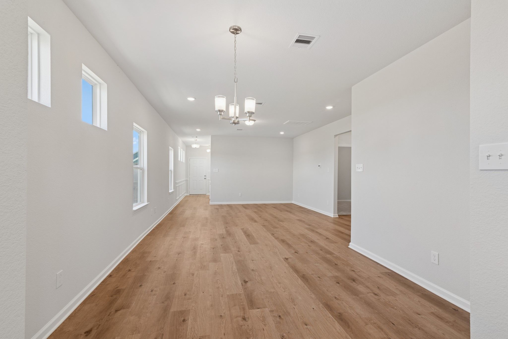 Sample floor plan image for illustration; upgrades, options, and colors may vary.
