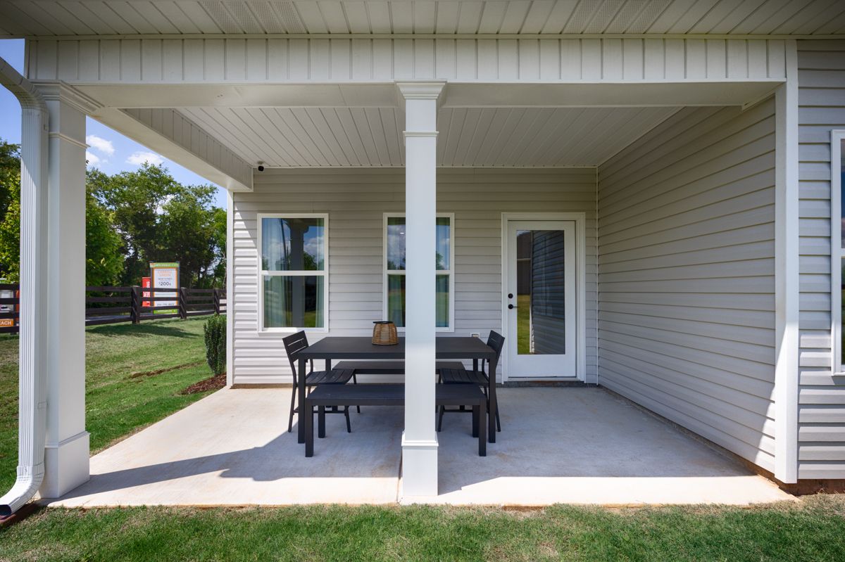 The Hampton - Built-in Covered Patio