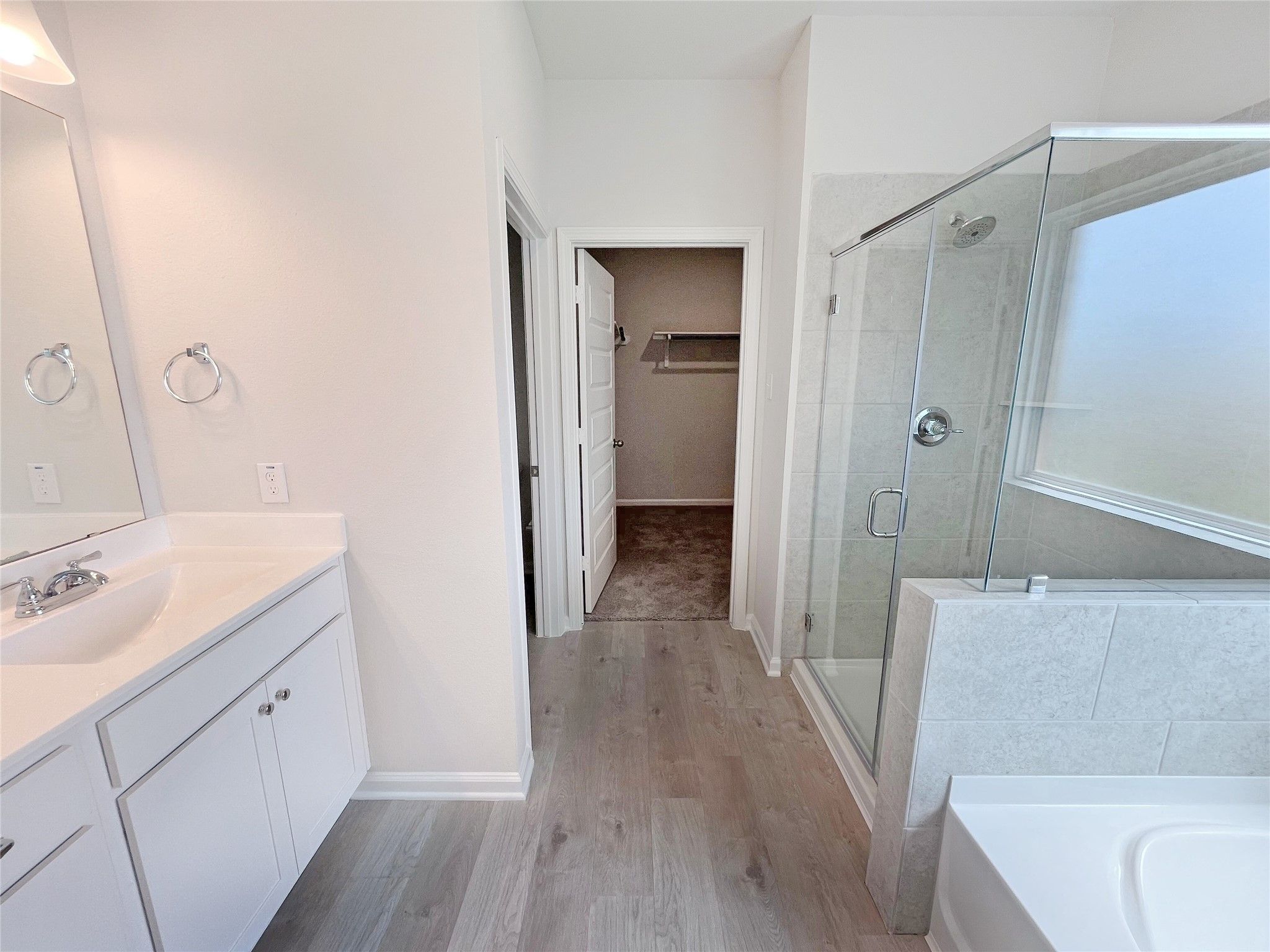 The Georgetown II- Primary Bath. Sample image for illustration; upgrades, options, and colors may v