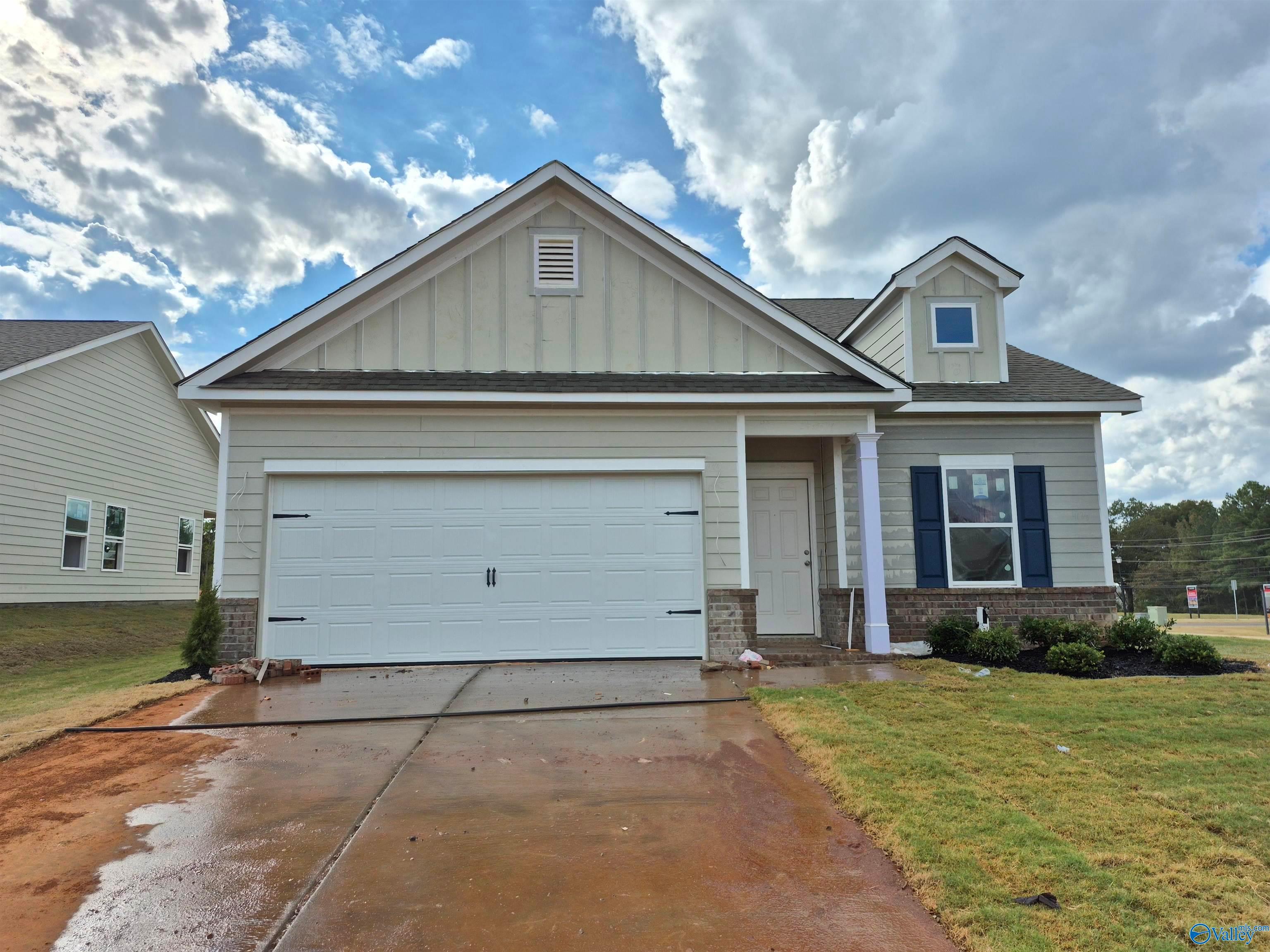 306 West Valley Way