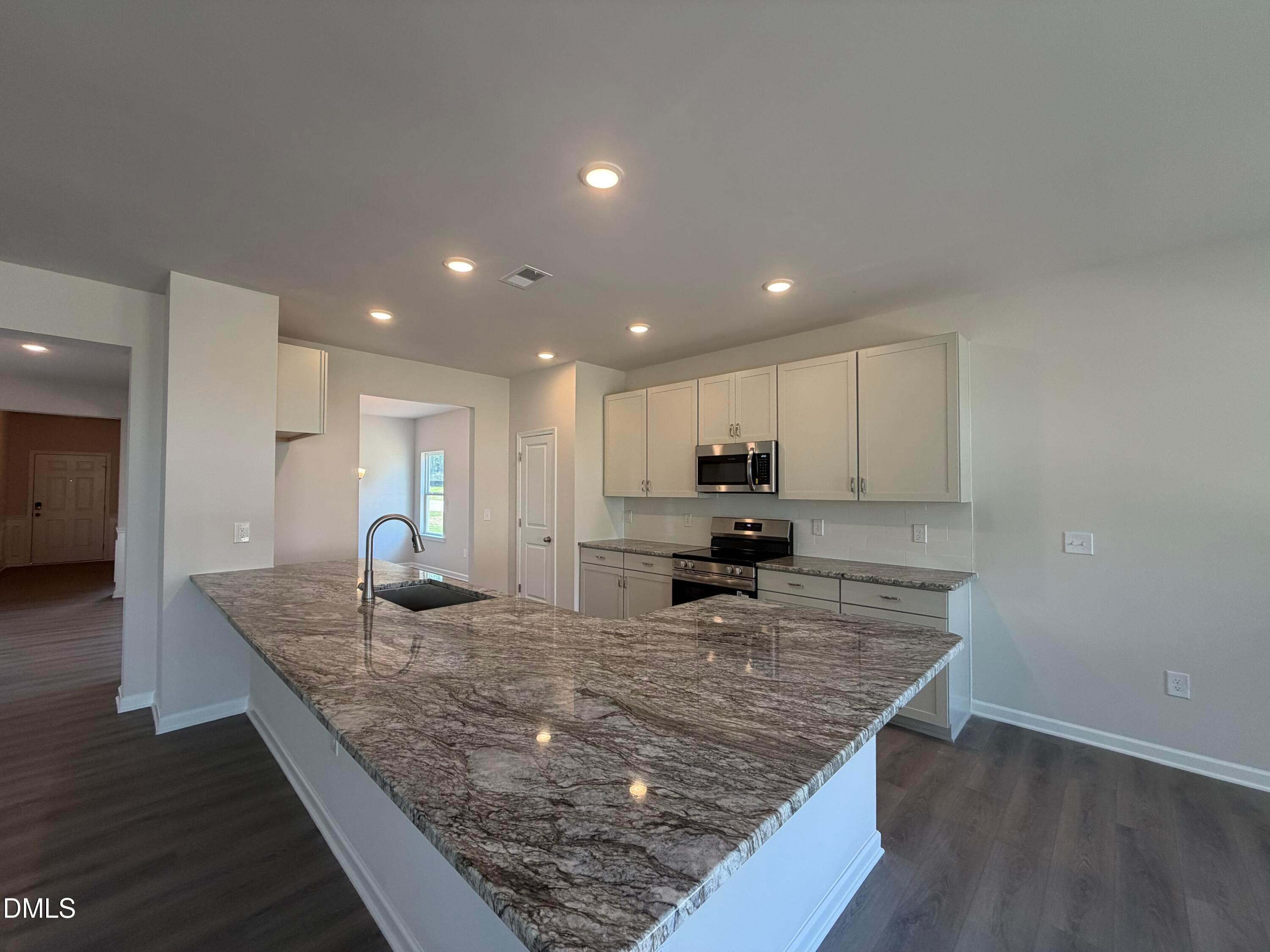Sleek Granite Countertops
