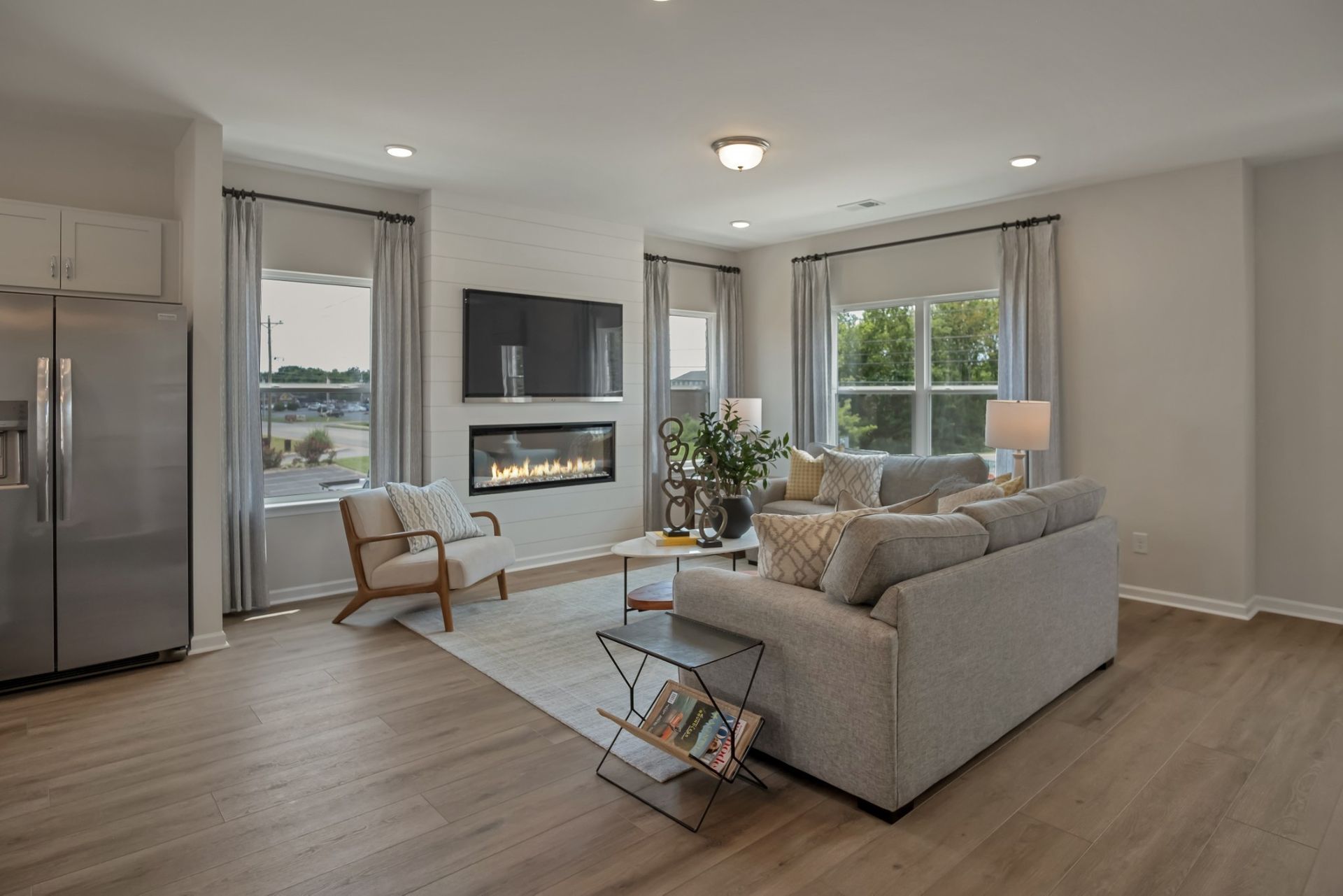 ALL PICS ARE OF THE SAME FLOOR PLAN, BUT NOT THE ACTUAL UNIT.