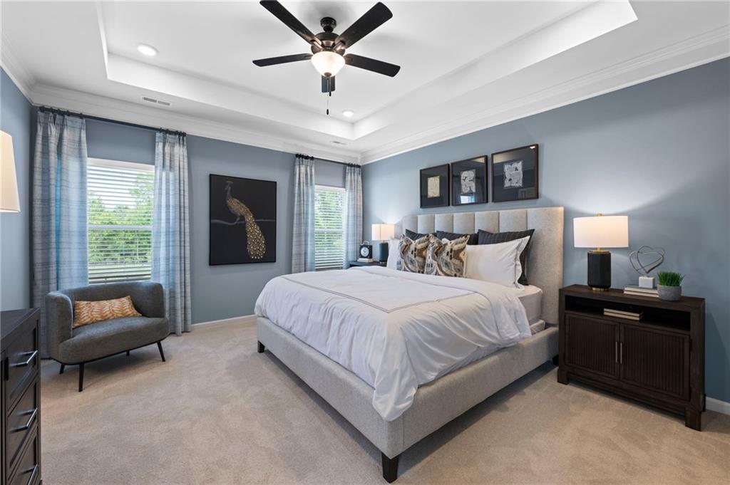 Tray ceiling with recessed lighting and ceiling fan